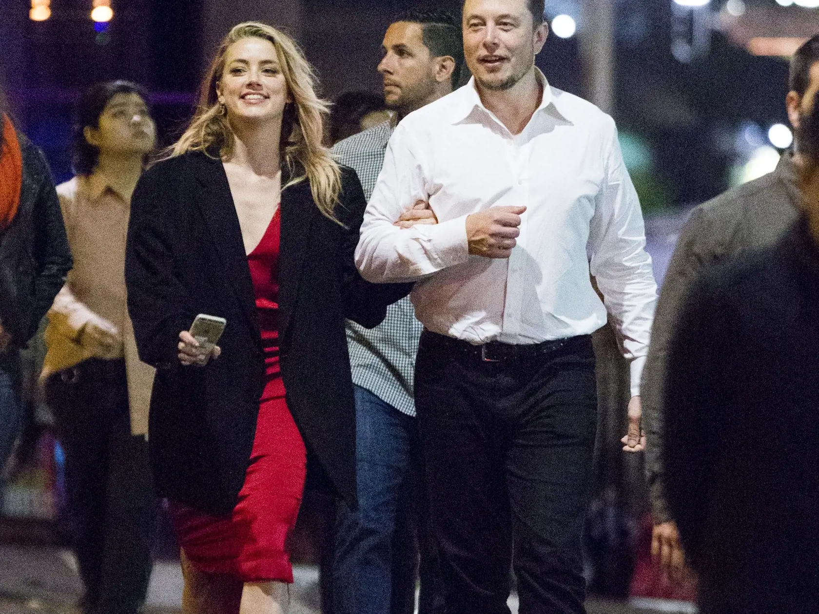 Amber a Elon ešte nedávno v uliciach Sydney.