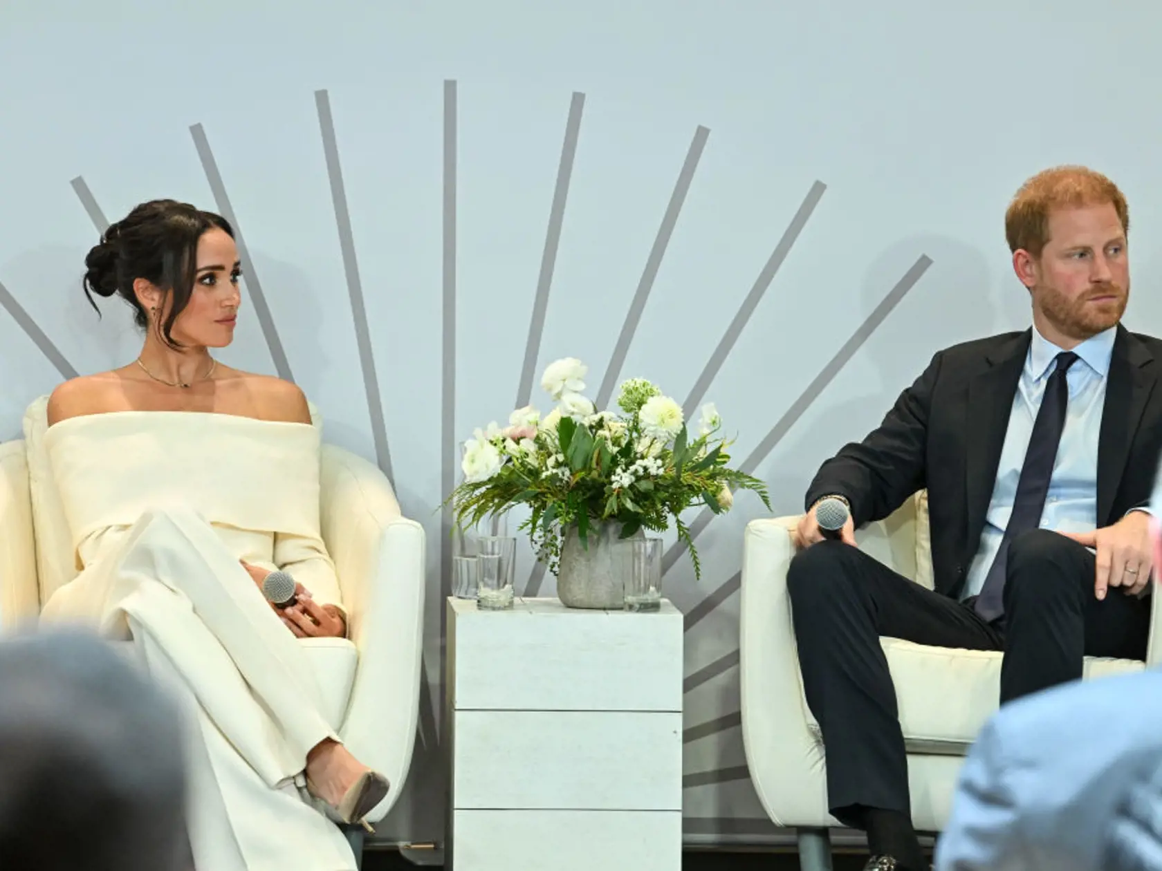 Princ Harry a Meghan Markle sa zúčastnili na rodičovskom summite nadácie The Archewell Foundation v New Yorku. Meghan celá žiarila, jej krása vyrážala dych.