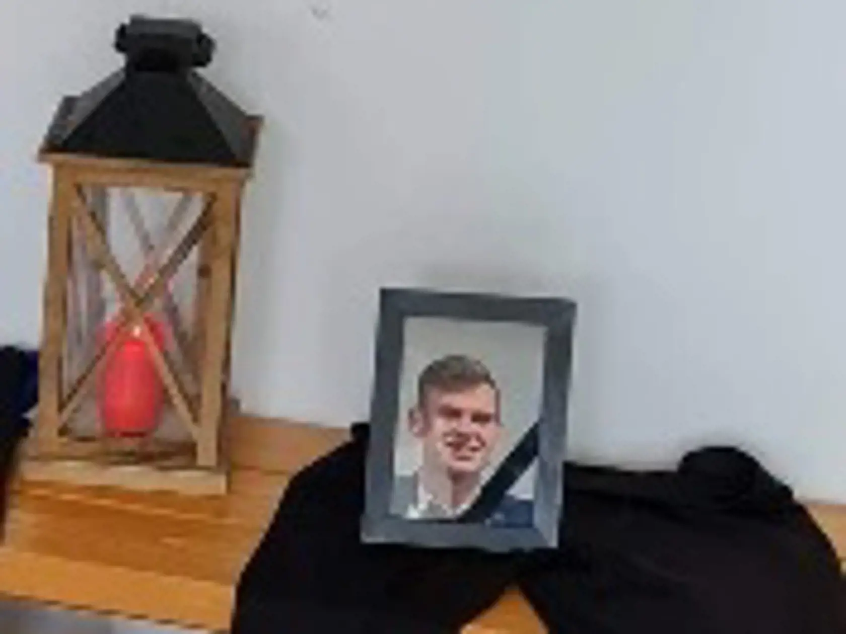 Pietne miesto v šatni klubu.