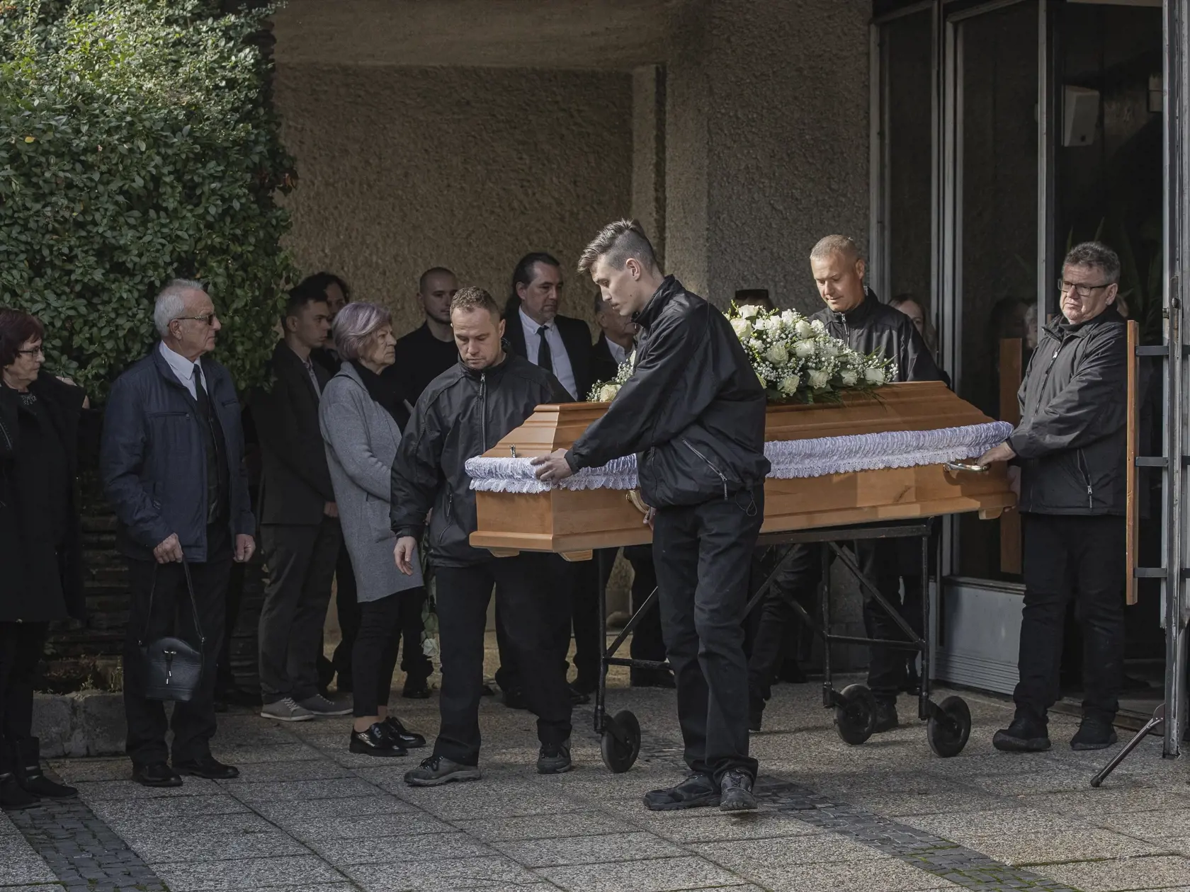 V Spišskej Novej Vsi sa 7.10.2022 konala posledná rozlúčka s Natáliou Hamrákovou. Iba 19-ročná študentka práva bola jednou z obetí tragickej nehody na Zochovej ulici v Bratislave.