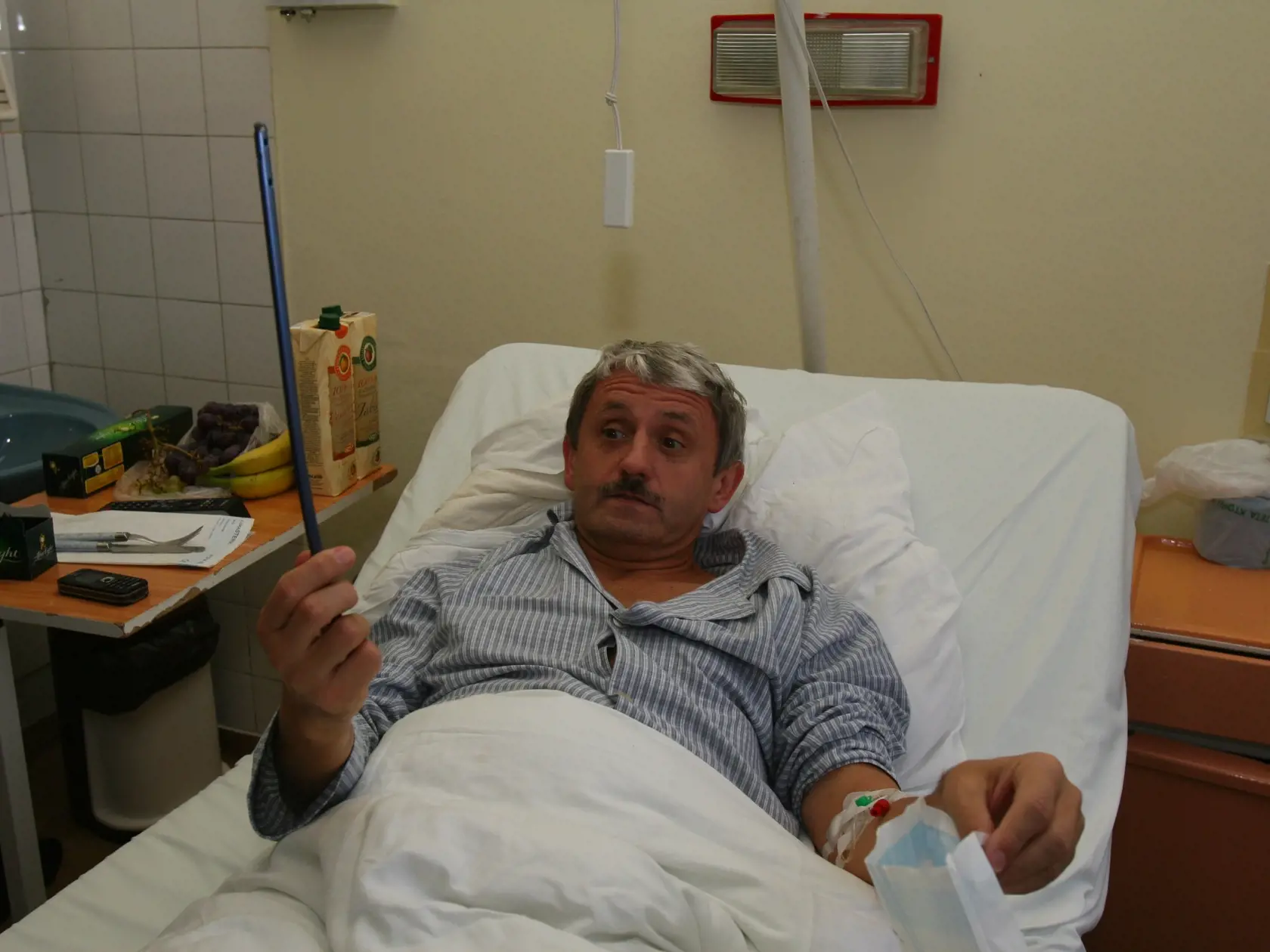 Mikuláš Dzurinda mal v roku 2007 operáciu nohy.