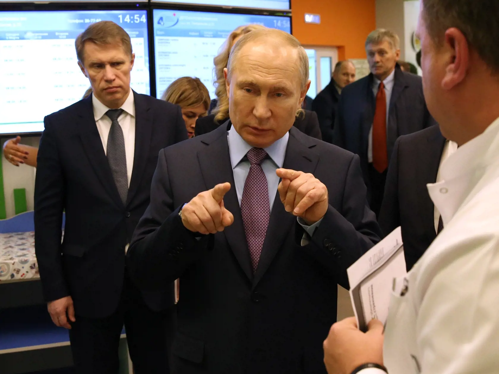 Vladimir Putin vraj využíva dvojníkov na reprezentáciu. Má ísť až o troch odlišných ľudí upravených špeciálnymi plastickými operáciami.