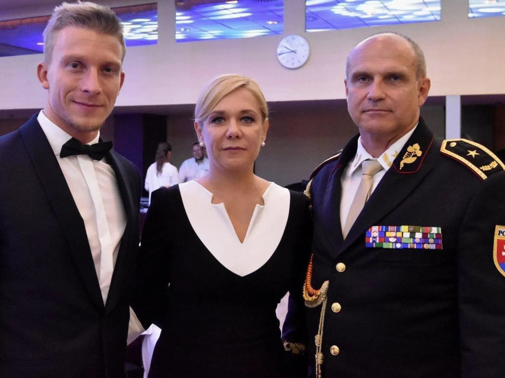 Exministerka vnútra Denisa Saková zverejnila na svojom fcb v deň prvého výročia smrti fotografie zo spolupráce s Lučanským.