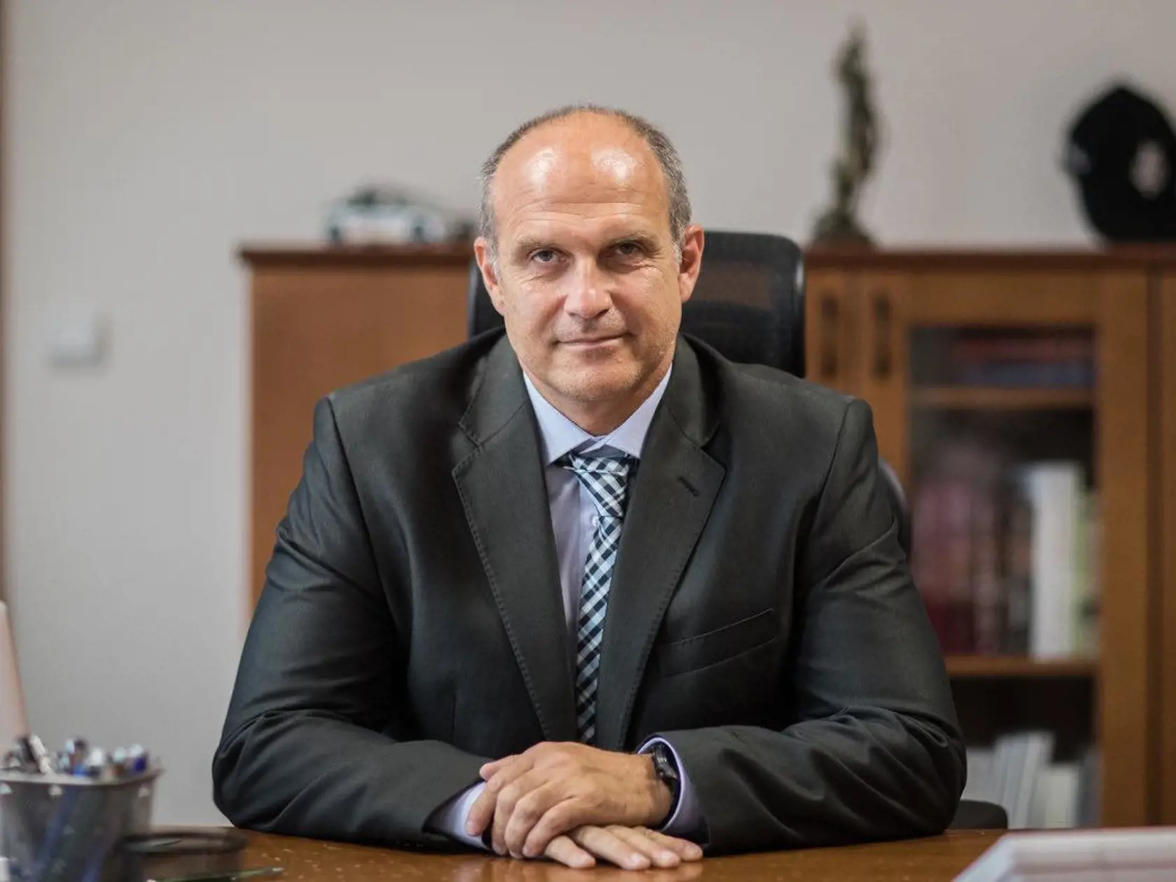 Zosnulý Milan Lučanský na zábere v policajnej kancelárii.