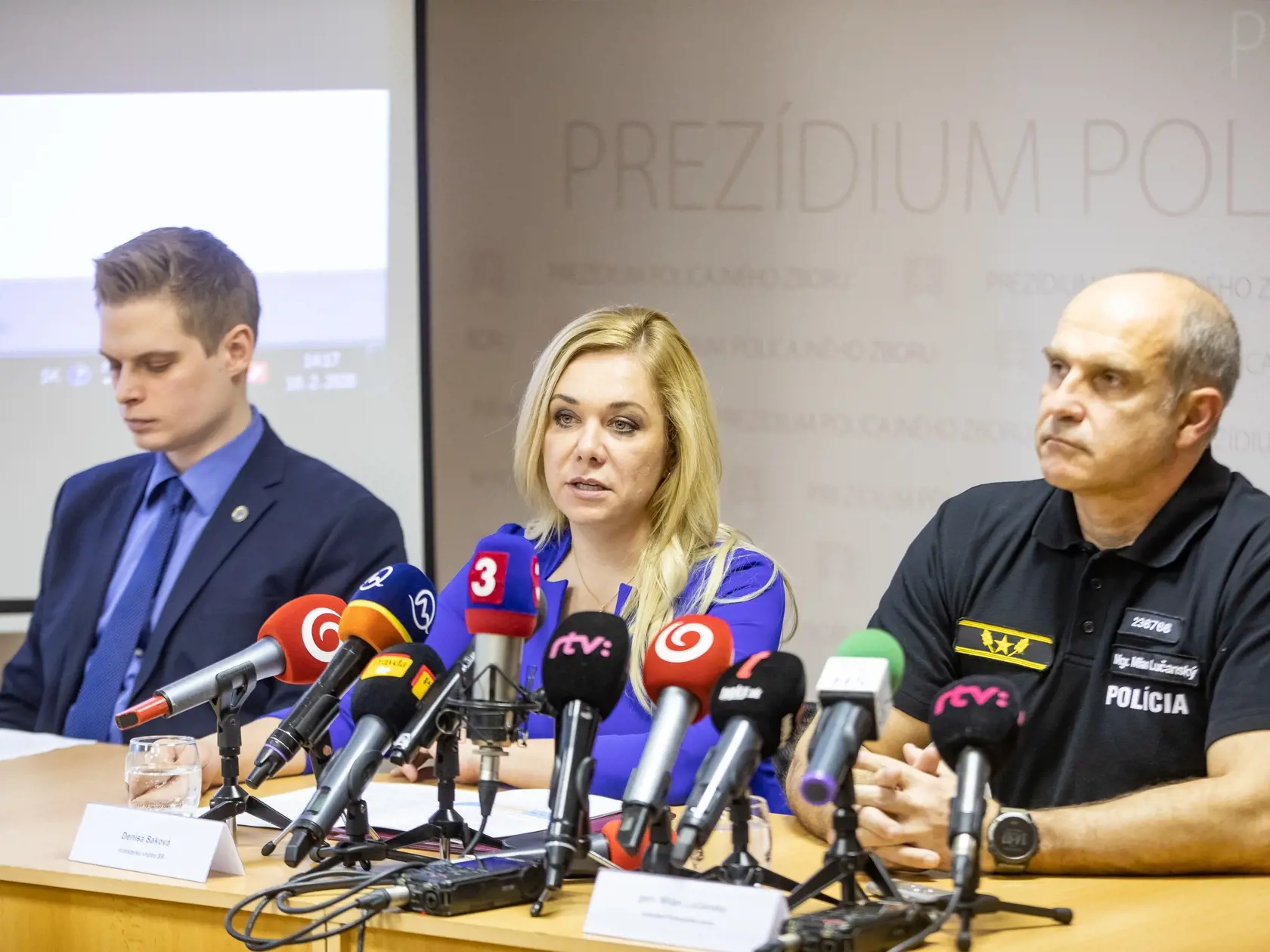 Tlačová konferencia predstavenie novej  policajnej aplikácie. Na fotke je Denisa Saková a Milan Lučanský