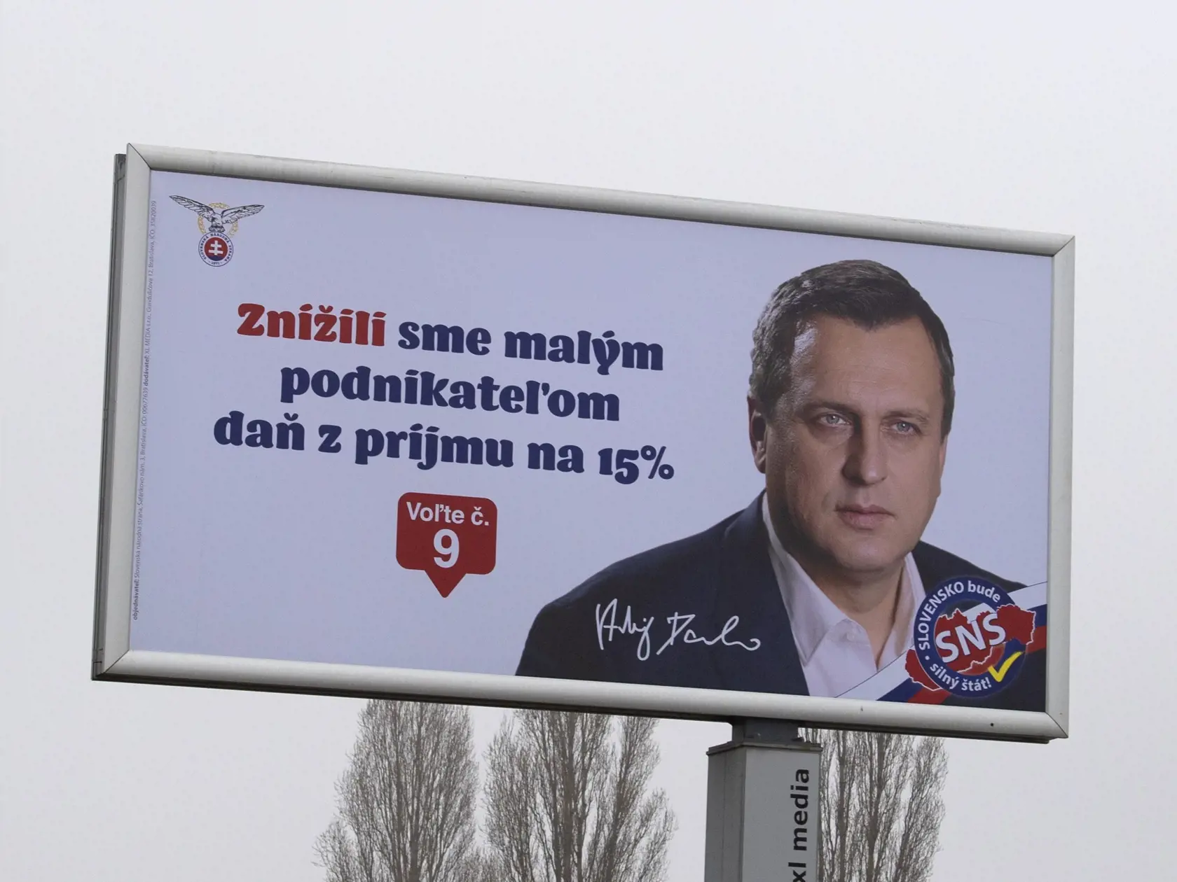 Na snímkie volebný bilboard strany SNS. V Bratislave 30. januára 2020.
