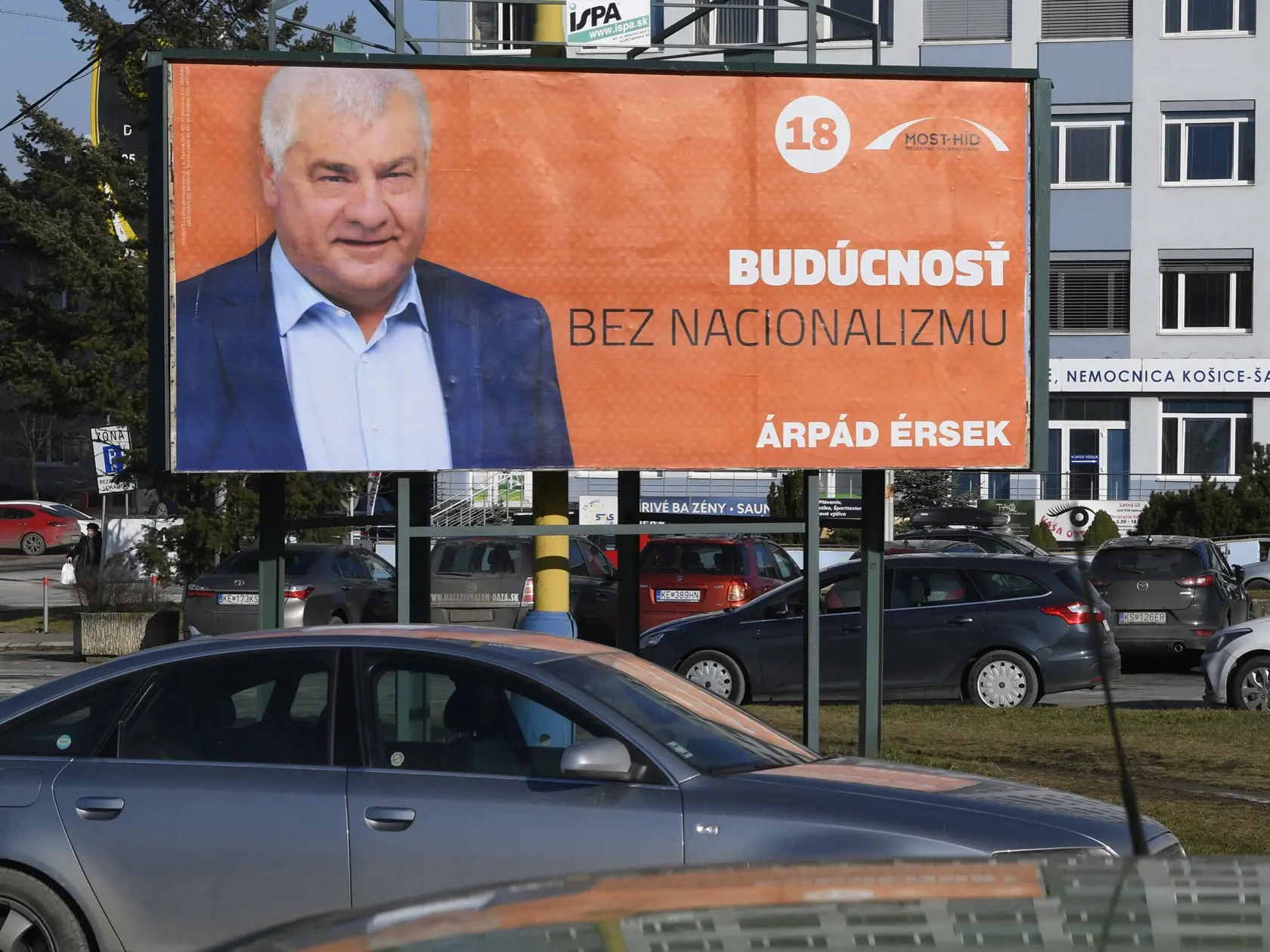 Na snímke volebný bilboard strany Most-Híd v Košiciach 30. januára 2020.