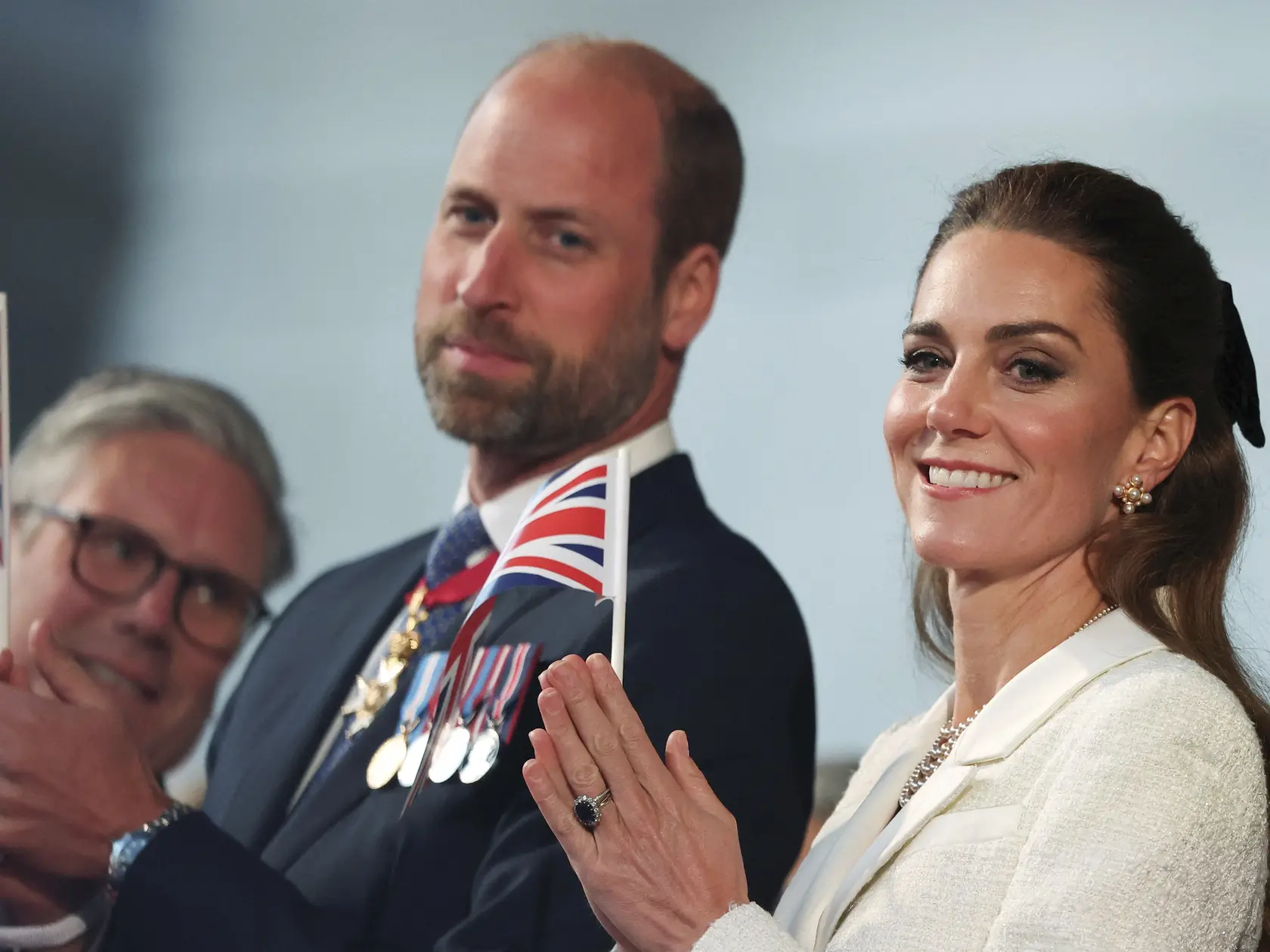 Na záberoch sa nachádza princ William s manželkou princeznou Kate.