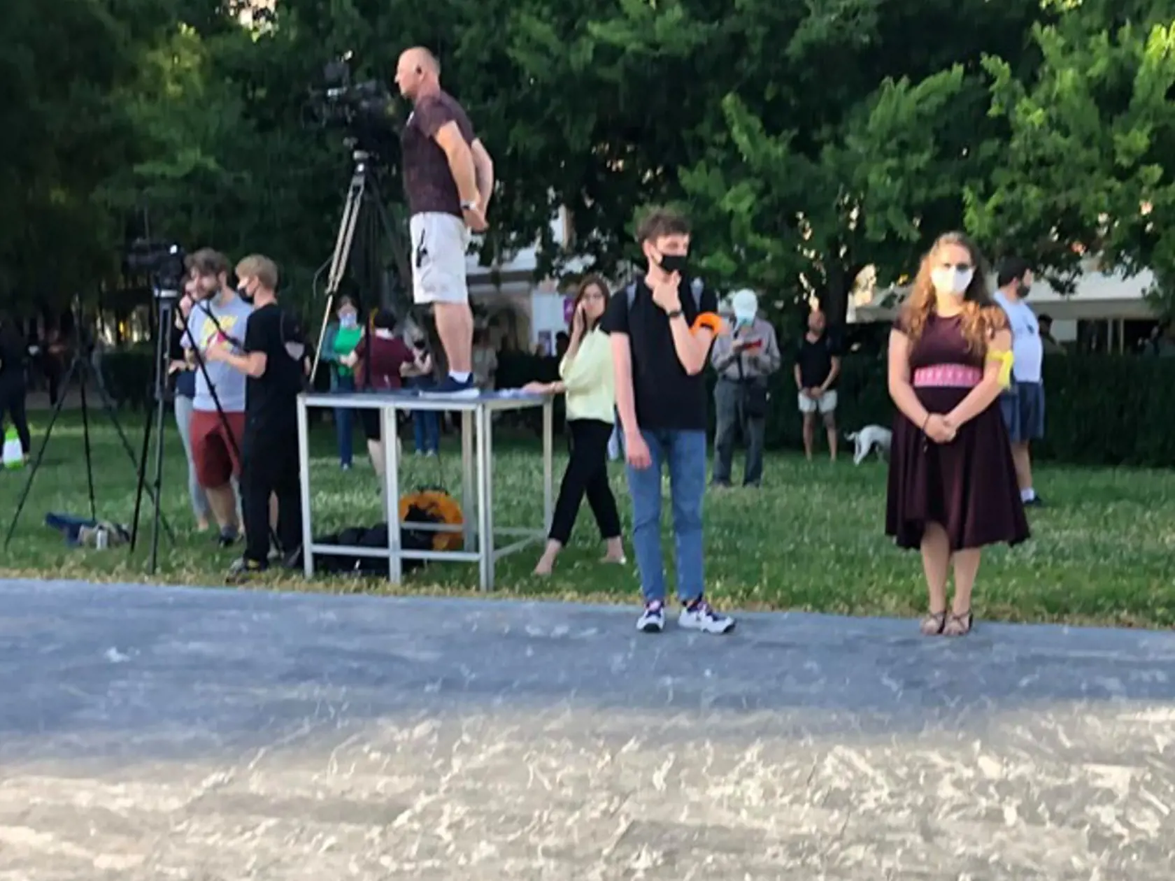 Zhromaždenia Za odpochodovanie plagiátorov z politiky sa napokon nezúčastnilo veľa ľudí. Organizátori napriek tomu akciu začali.