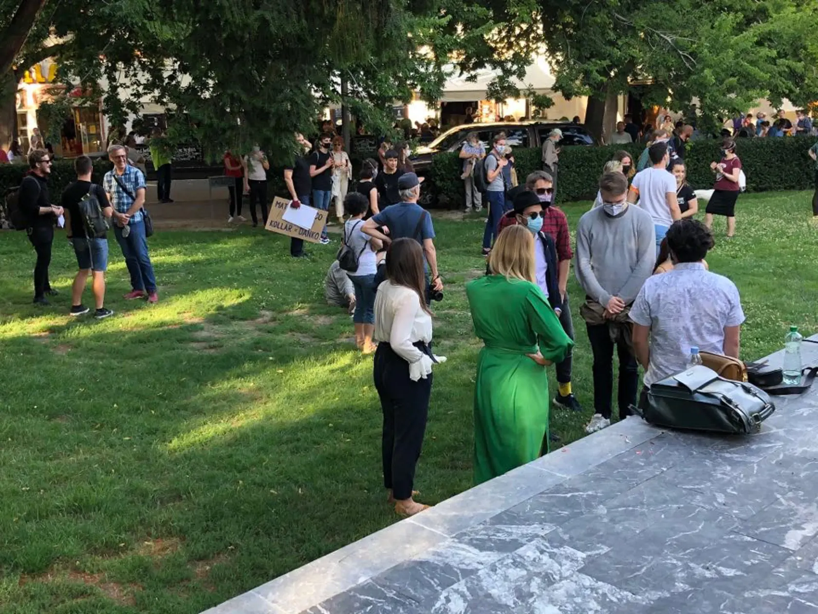 Zhromaždenia Za odpochodovanie plagiátorov z politiky sa napokon nezúčastnilo veľa ľudí. Organizátori napriek tomu akciu začali.