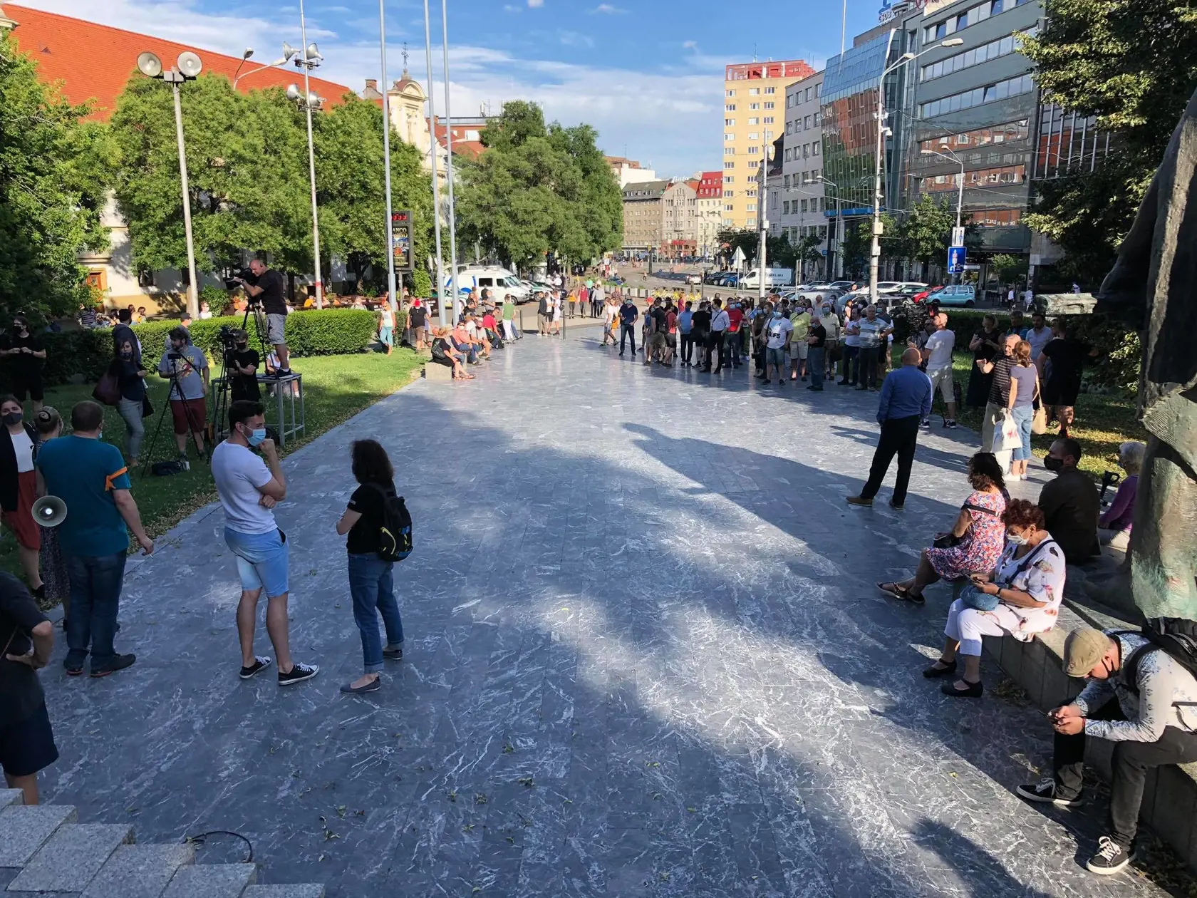 Zhromaždenia Za odpochodovanie plagiátorov z politiky sa napokon nezúčastnilo veľa ľudí. Organizátori napriek tomu akciu začali.