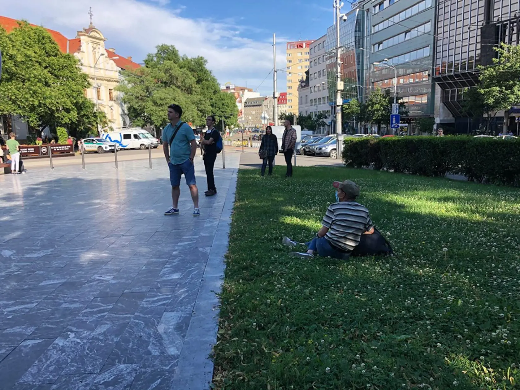 Zhromaždenia Za odpochodovanie plagiátorov z politiky sa napokon nezúčastnilo veľa ľudí. Organizátori napriek tomu akciu začali.