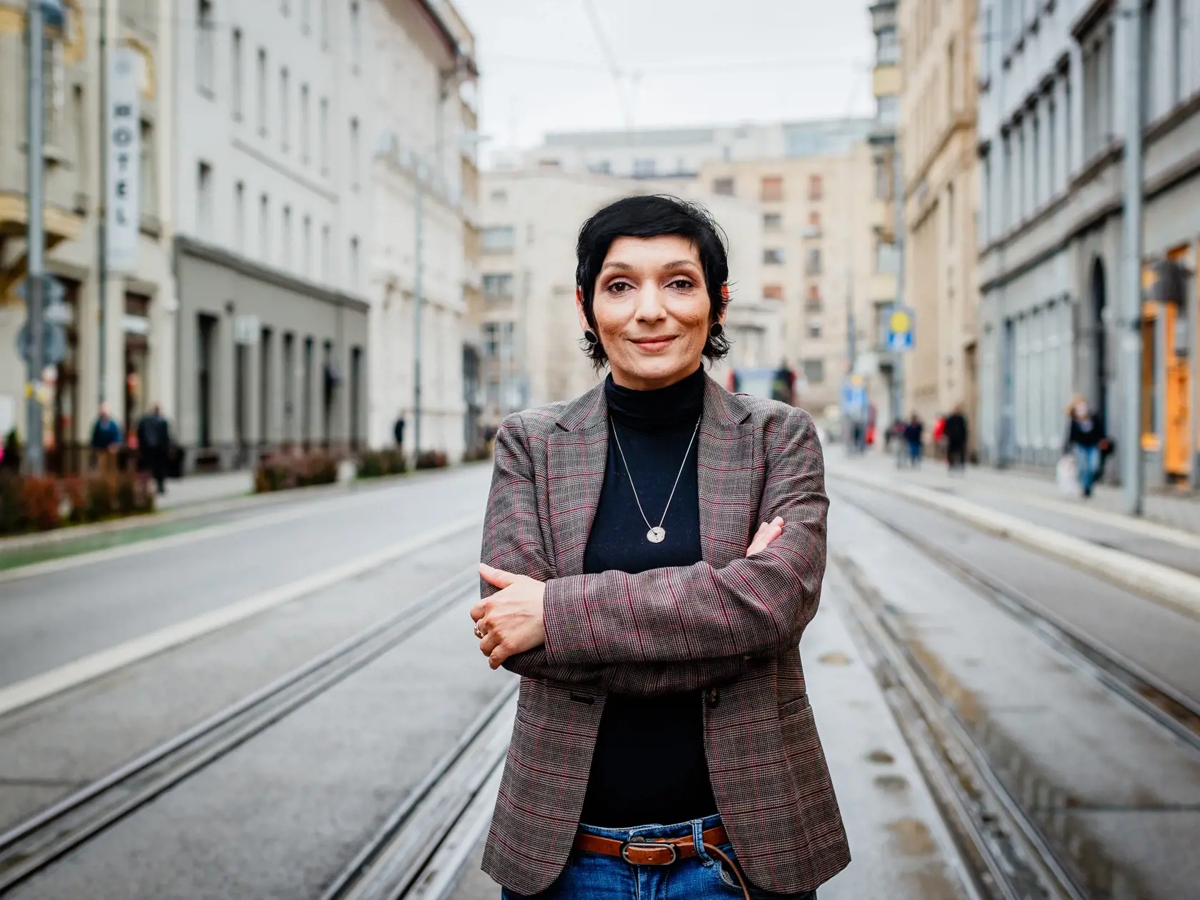 V statuse okrem iného uviedla: Priznávam sa, že ja som už v synovom veku bola rebelka a bila sa do krvi za všetky skrivodlivosti aj proti autoritám.