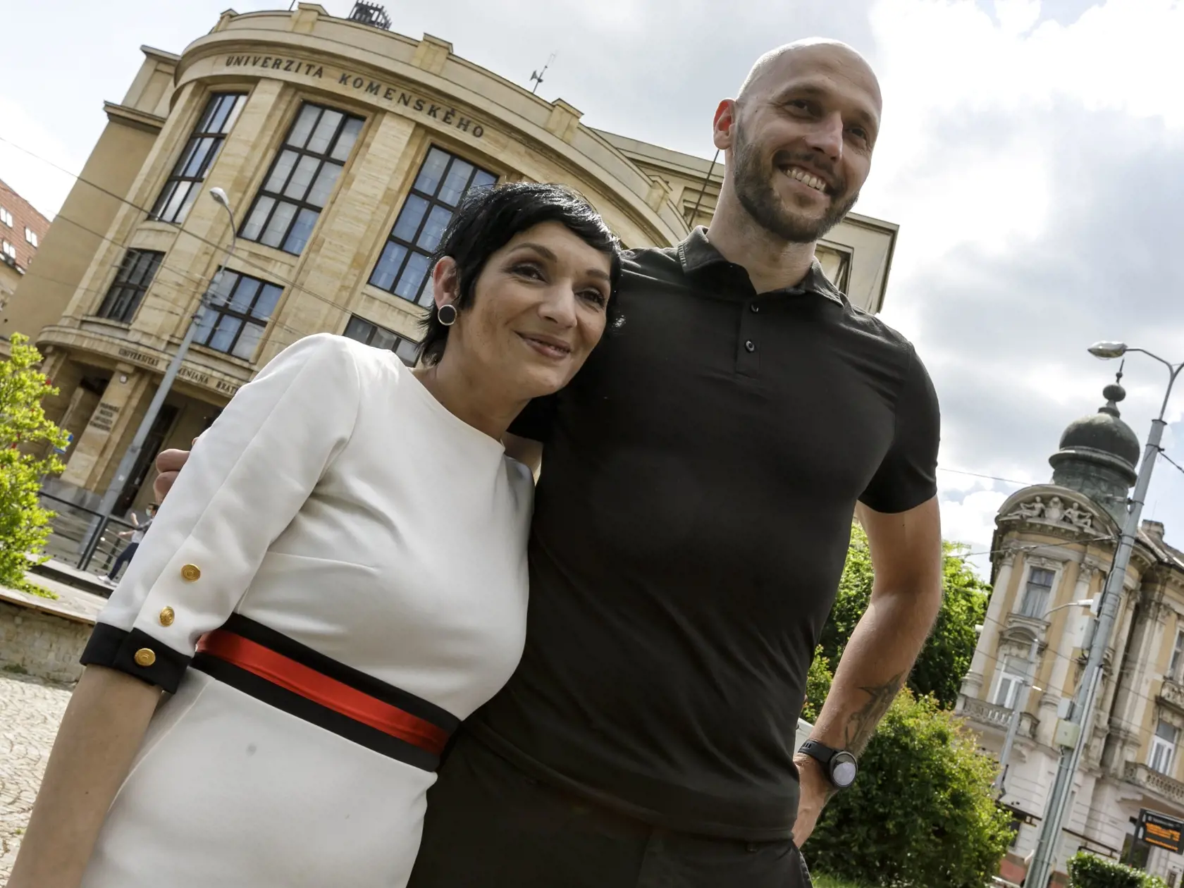Na snímke  bývalý predseda mimoparlamentného hnutia Progresívne Slovensko (PS) Michal Truban a novozvolená predsedníčka PS Irena Bihariová.