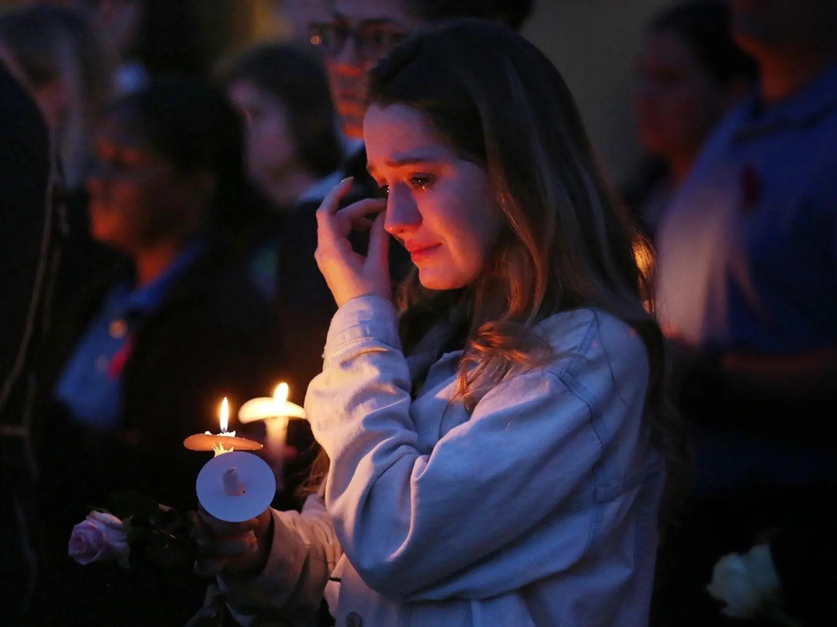 Počas streľby v škole na Floride zahynulo vo februári 2018 sedemnásť ľudí. Strelcom bol študent Nikolas Cruz.