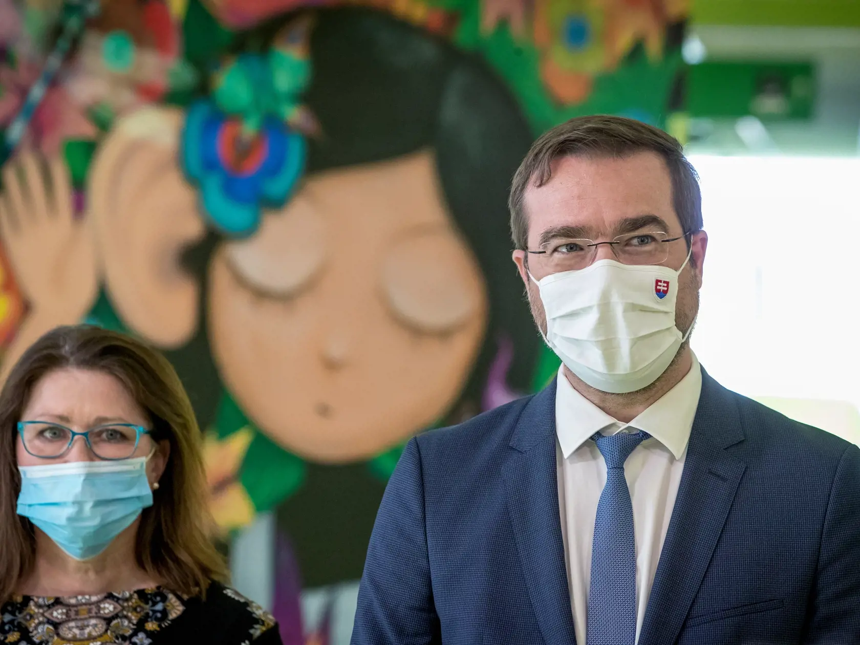 Kontrolný deň v priestoroch nového Detského Kardiocentra na bratislavských Kramároch, ktoré bude súčasťou Národného ústavu srdcových a cievnych chorôb. Na snímke z prava je minister zdravotníctva SR Marek Krajčí a vedúca lekárka Viera Illiková.