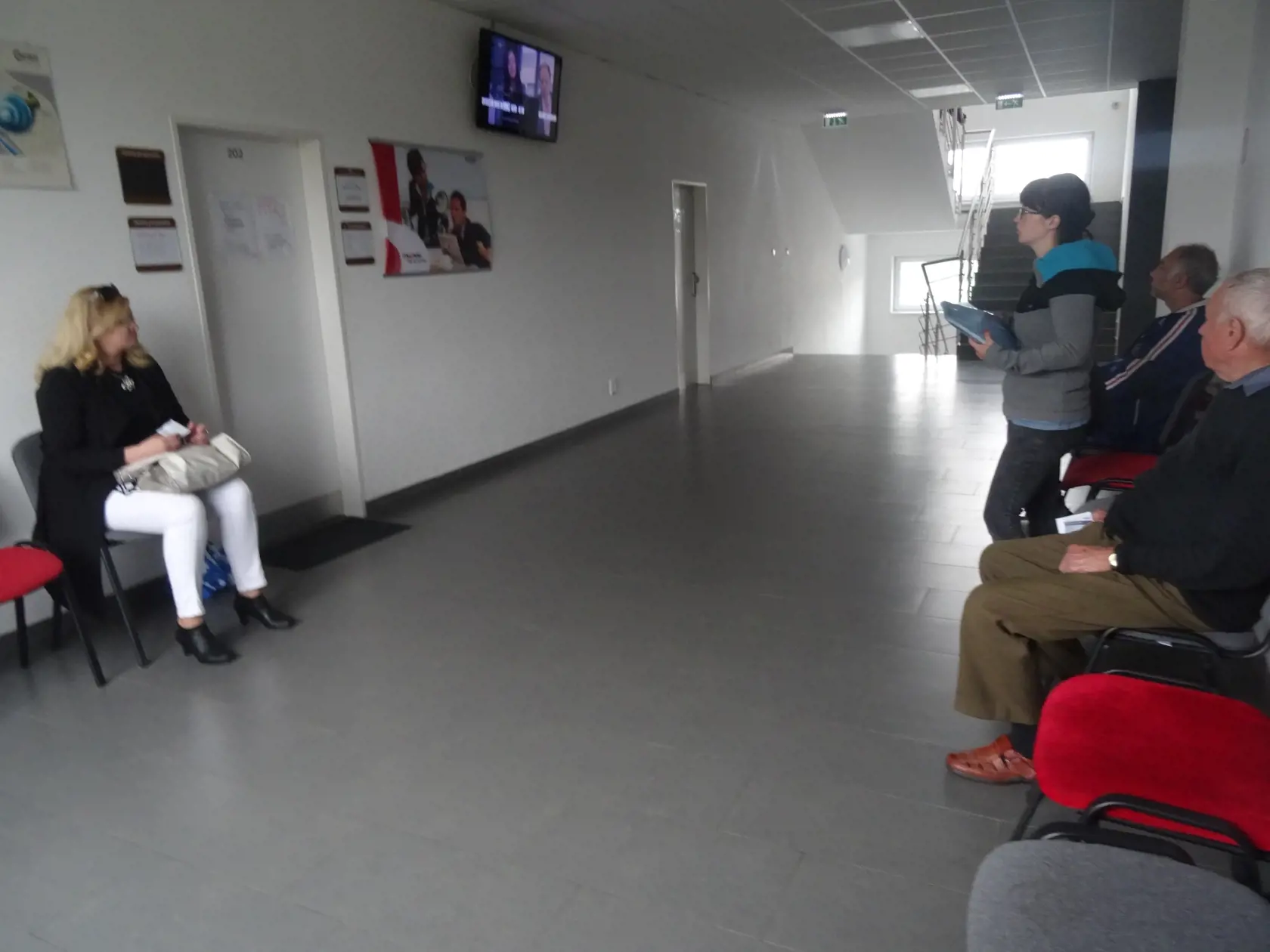 Čakáreň pred ambulanciou krčného lekára Jozefa P. v Bardejove sa  po jeho náhlom odchode postupne vyľudnila.