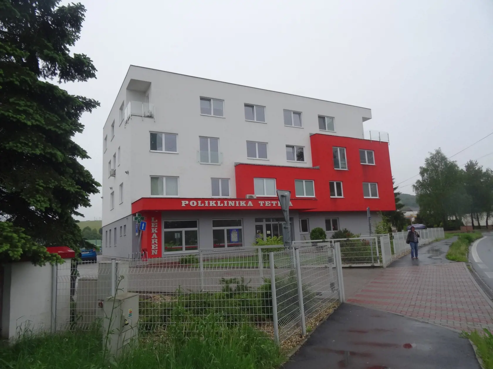 V budove tejto polikliniky v Bardejove je ambulancia lekára Jozefa P.
