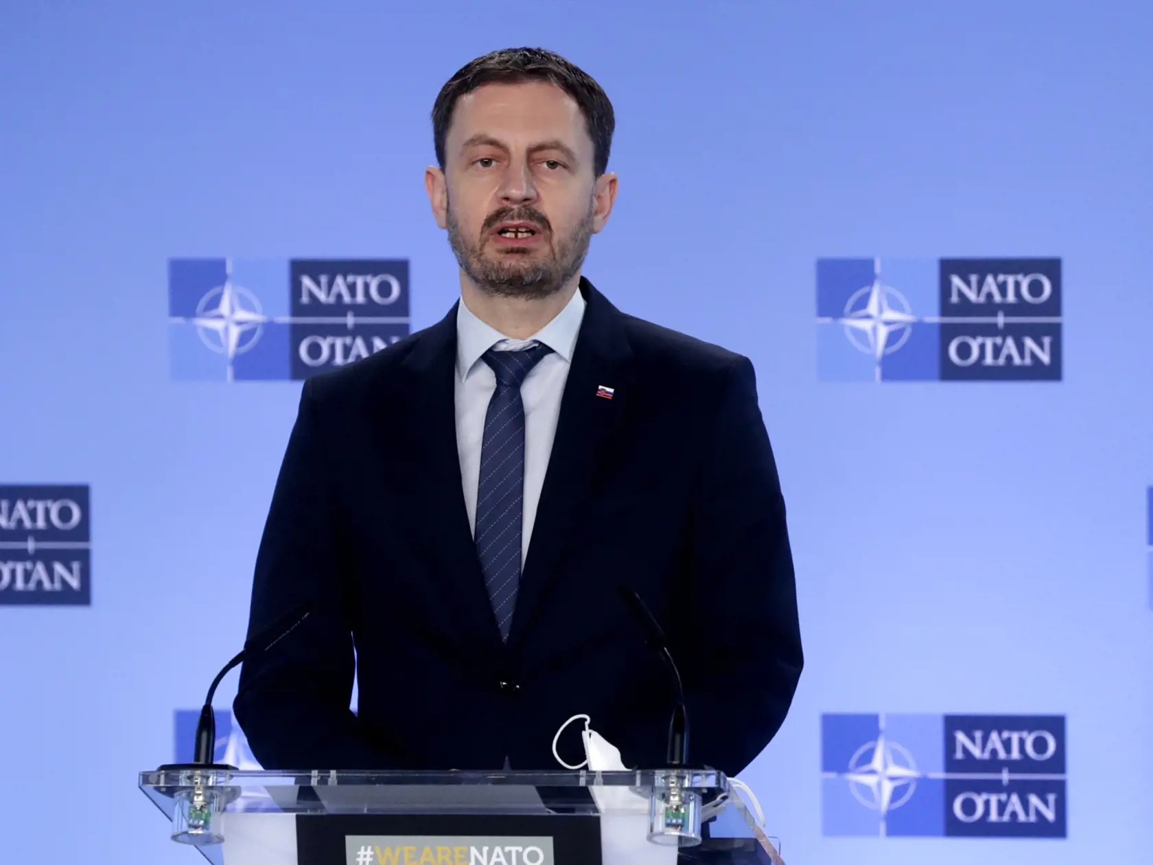 Premiér Eduard Heger sa po návrate na Slovensko stretne s ministerkou Máriou Kolíkovou.