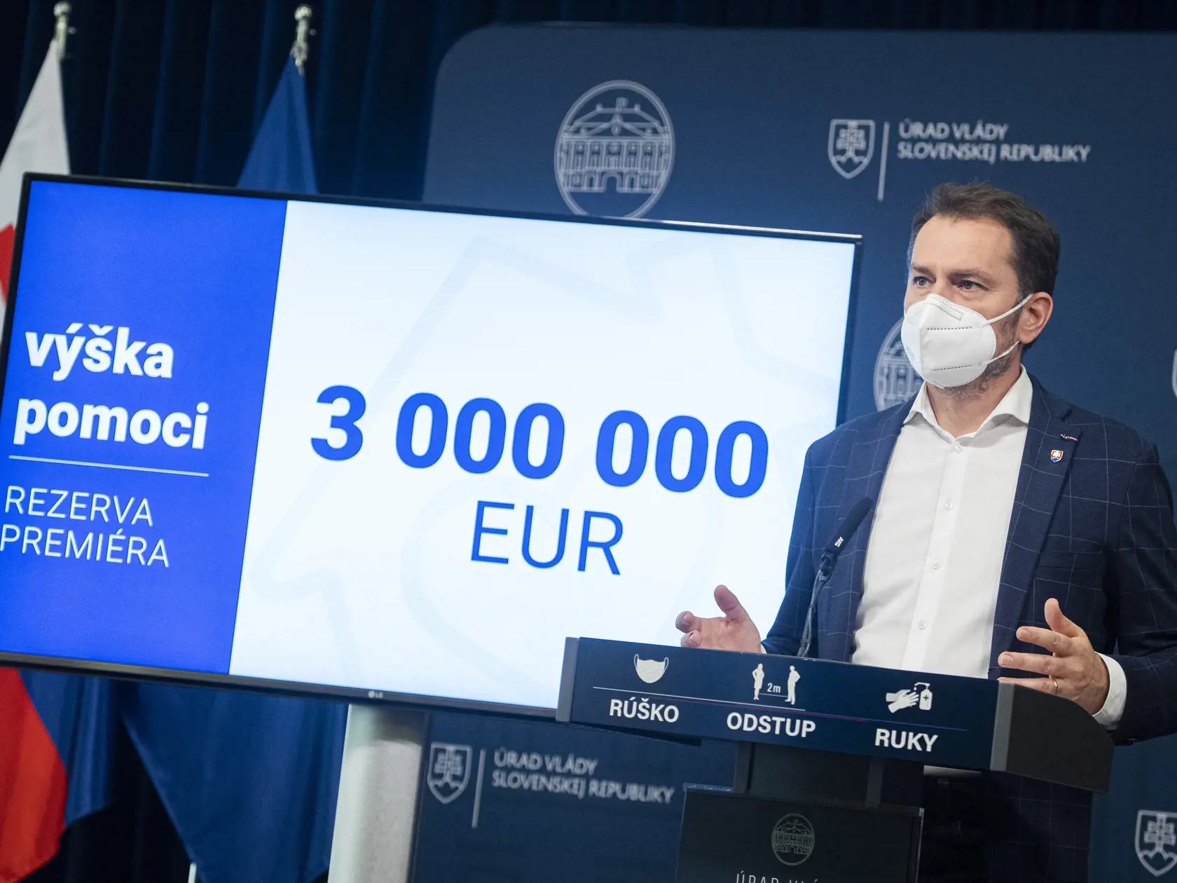 Premiér Eduard Heger sa po návrate na Slovensko stretne s ministerkou Máriou Kolíkovou.