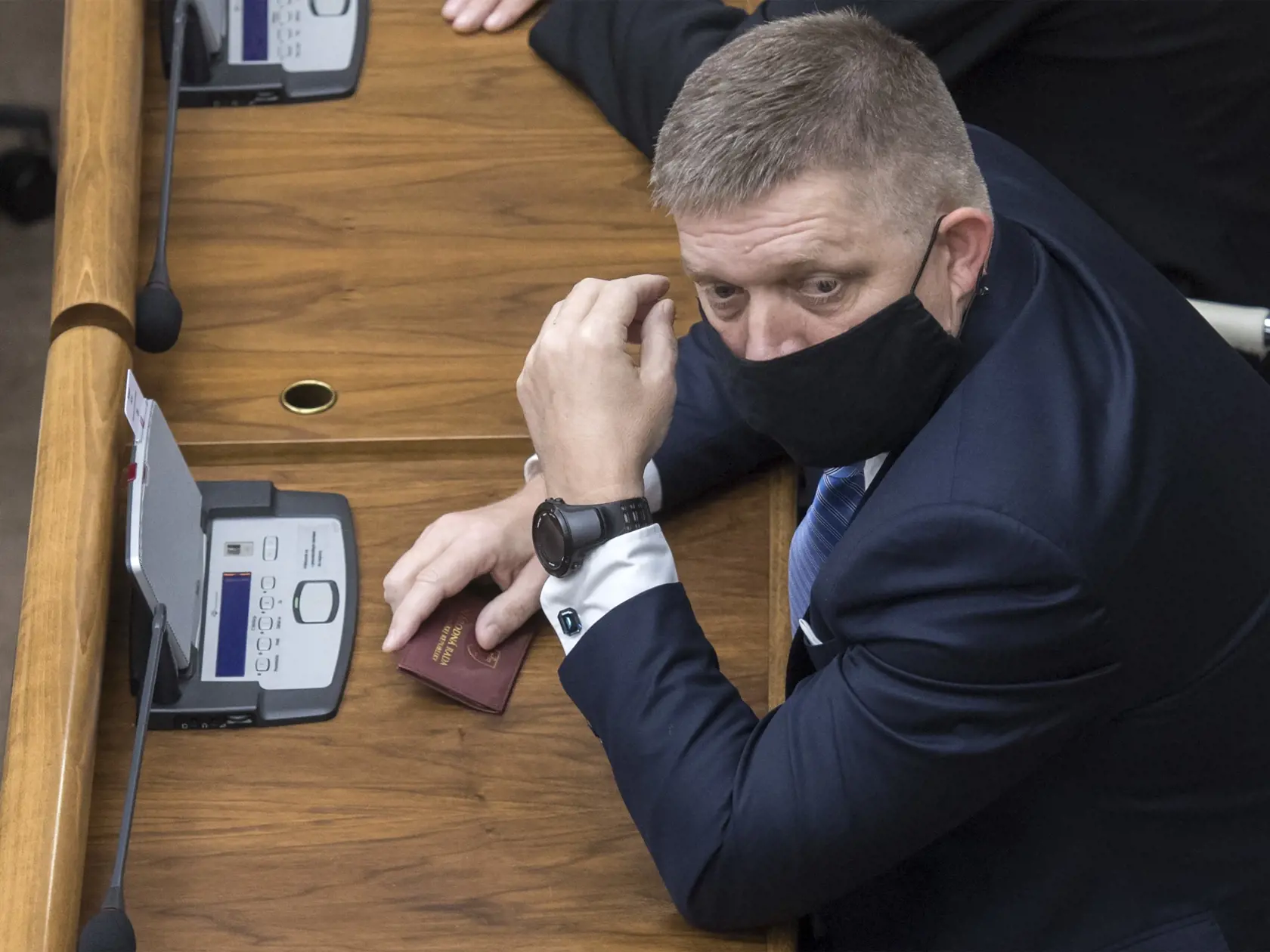 Návrh na odvolanie Kolíkovej dal šéf opozičného Smeru-SD Robert Fico.