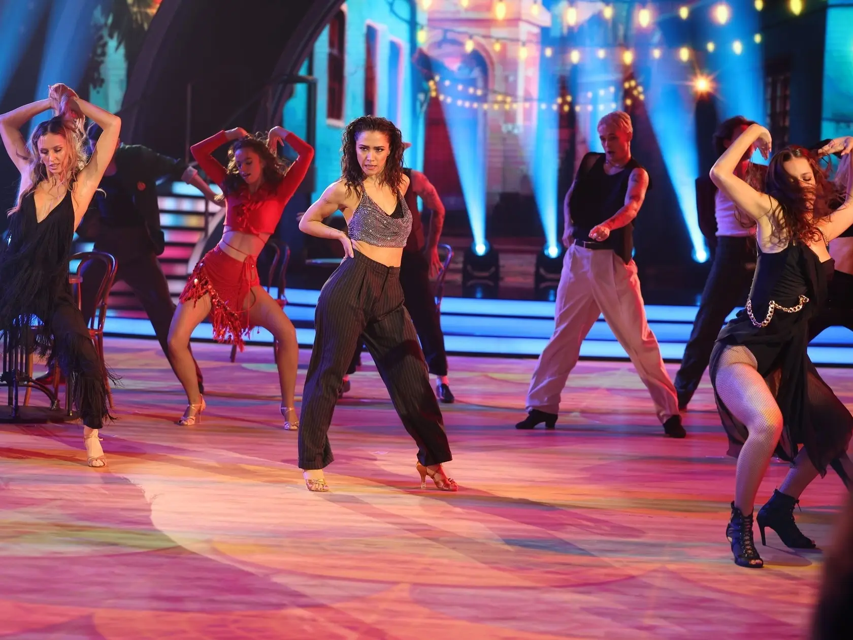 Piate kolo Let's Dance. Na snímke Eva Burešová a Matyáš Adamec.