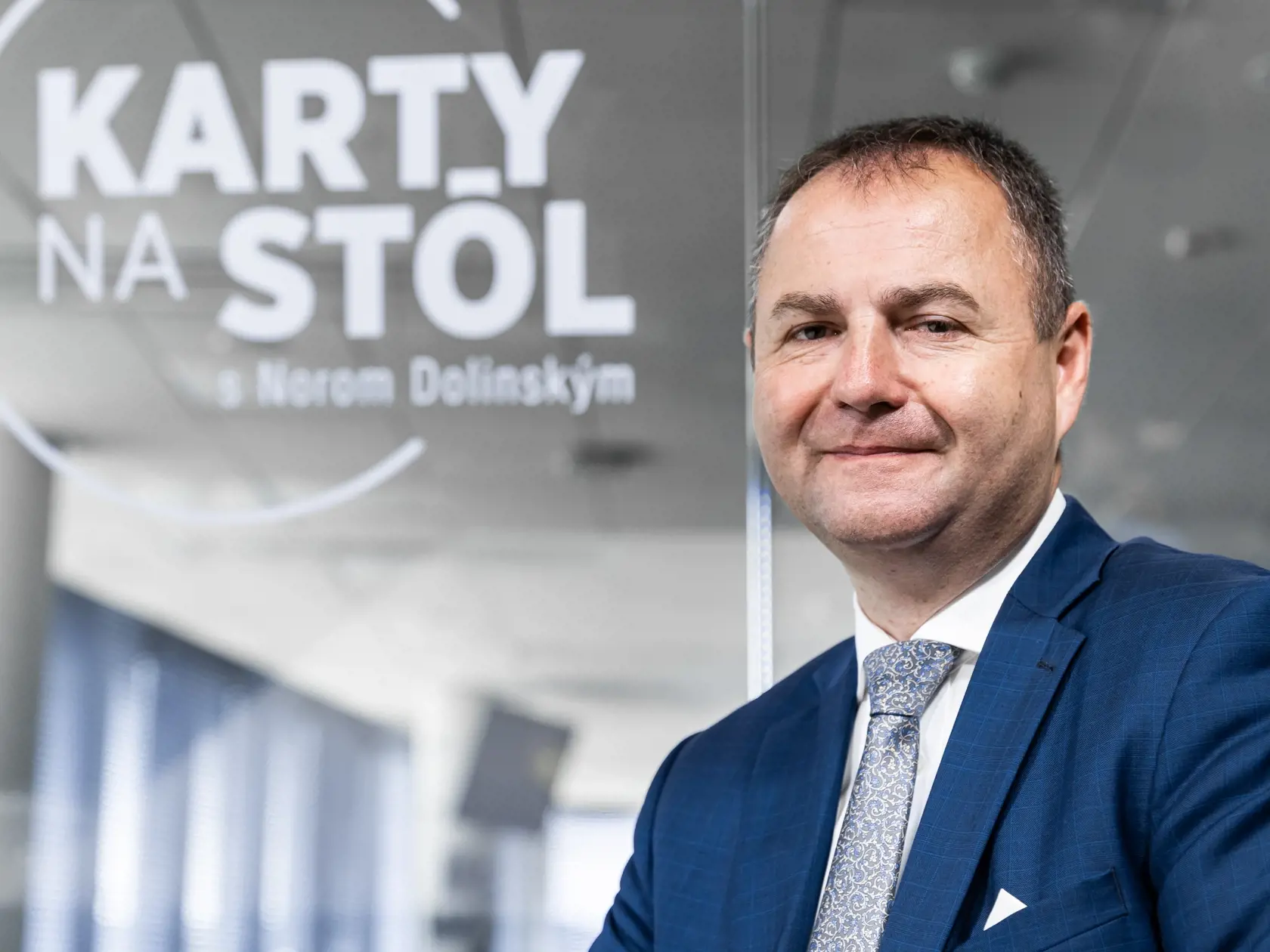 Diskusná relácia "Karty na stôl", ktorej hosťom bol Marián Kéry.