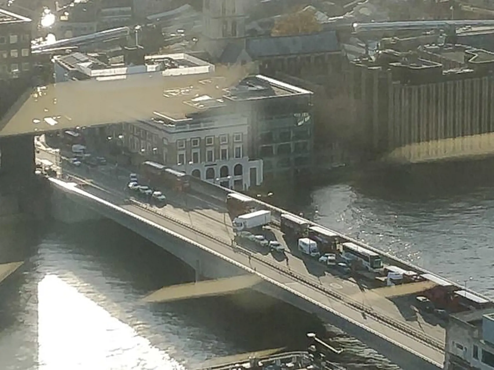 Krvavý teroristický útok na londýnskom London  Bridge.