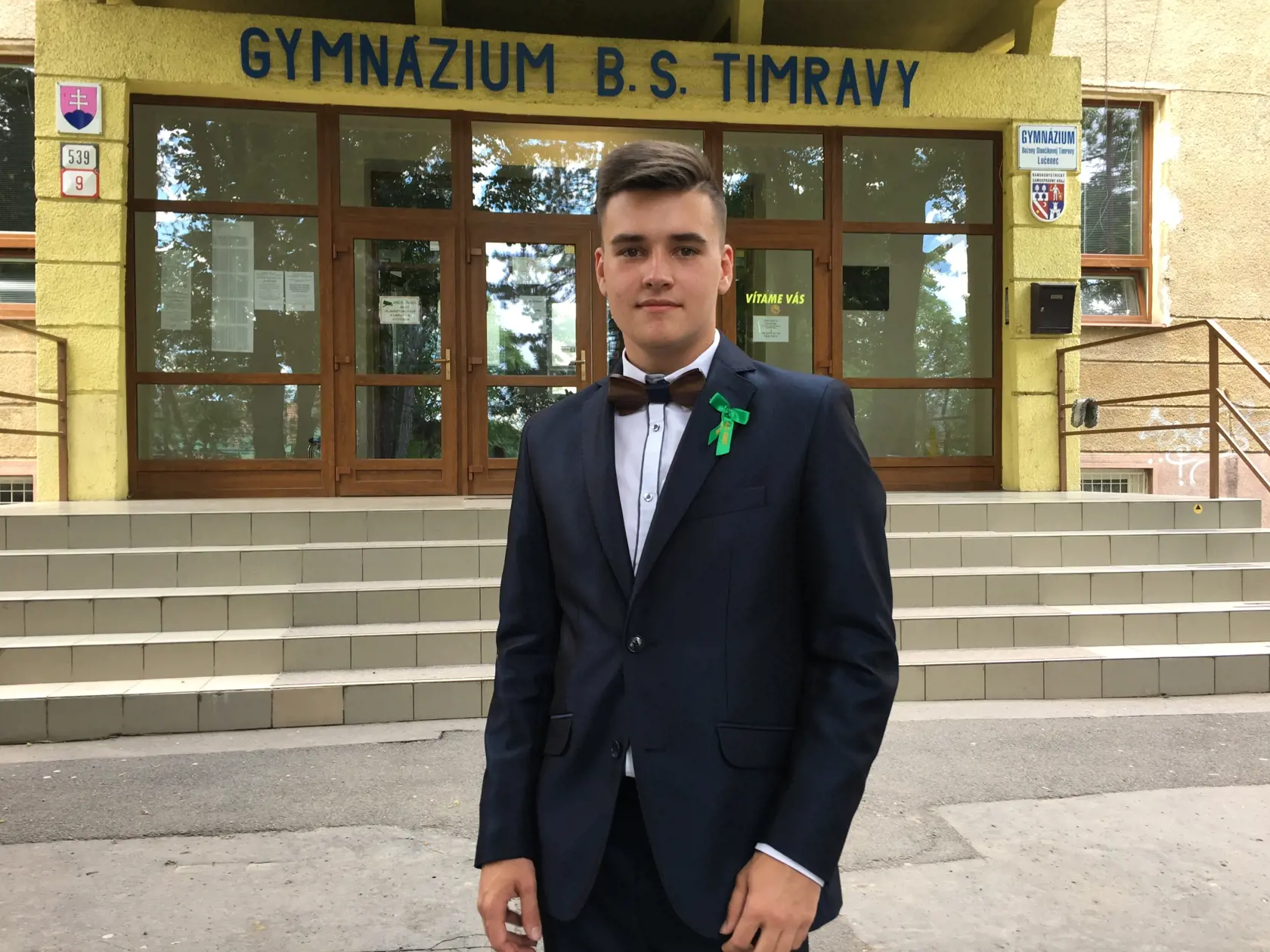 Na maturitnú skúšku Martinovi na poslednú chvíĽu vymenili profesorku, na ktorú podal trestné oznámenie.