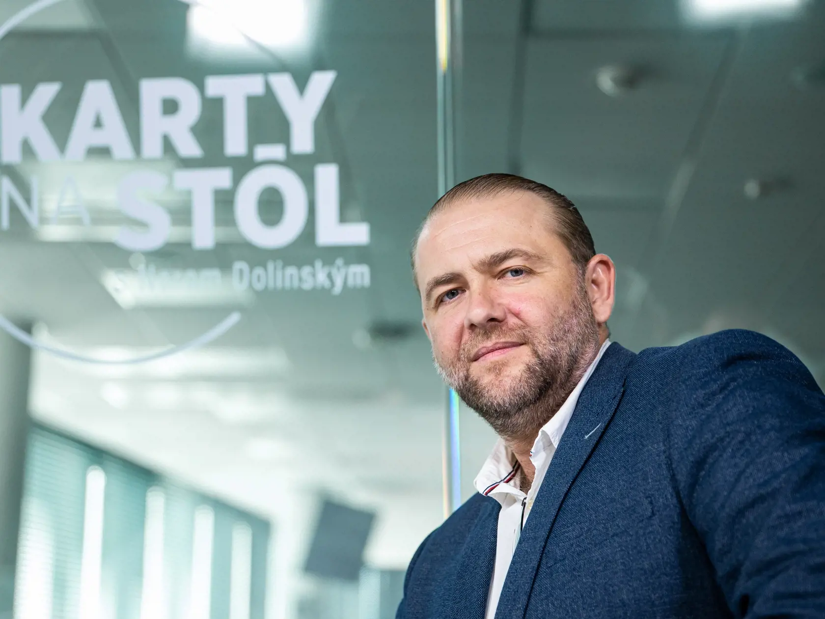 Diskusná relácia "Karty na stôl", ktorej hosťom bol Róbert Halák.