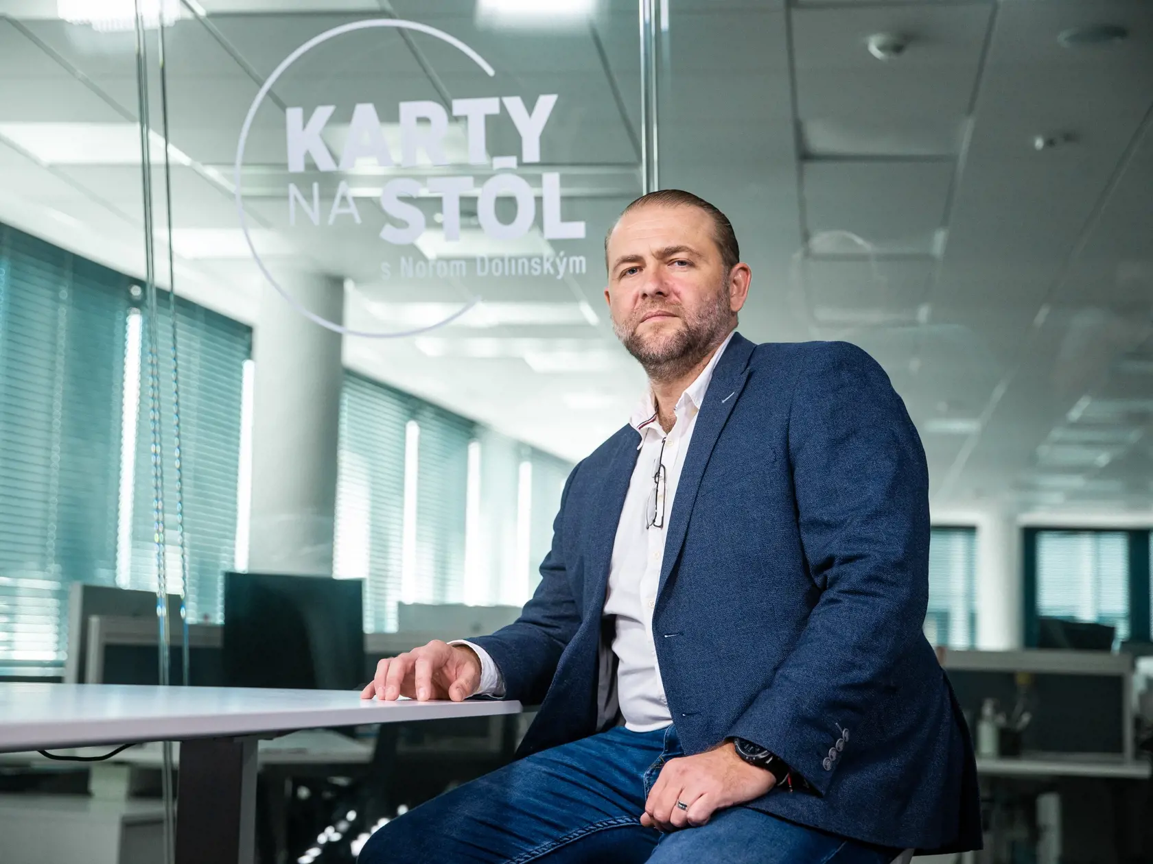 Diskusná relácia "Karty na stôl", ktorej hosťom bol Róbert Halák.