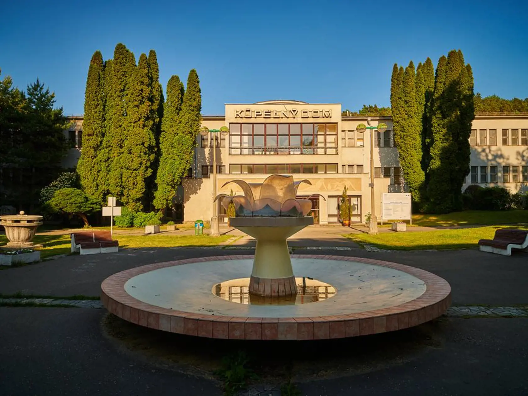 Hotel Palace a areál kúpeľov sú zaradené do národného kultúrneho dedičstva.