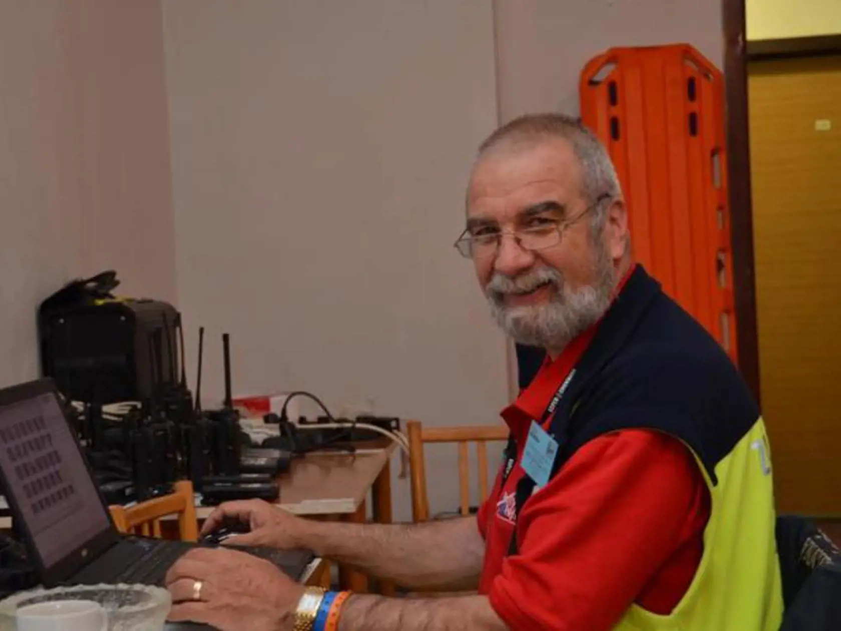 Ľudia si volajú 155-ku, lebo sa im nechce chodiť po doktoroch, hovorí skúsený záchranár Viliam Dobiáš.