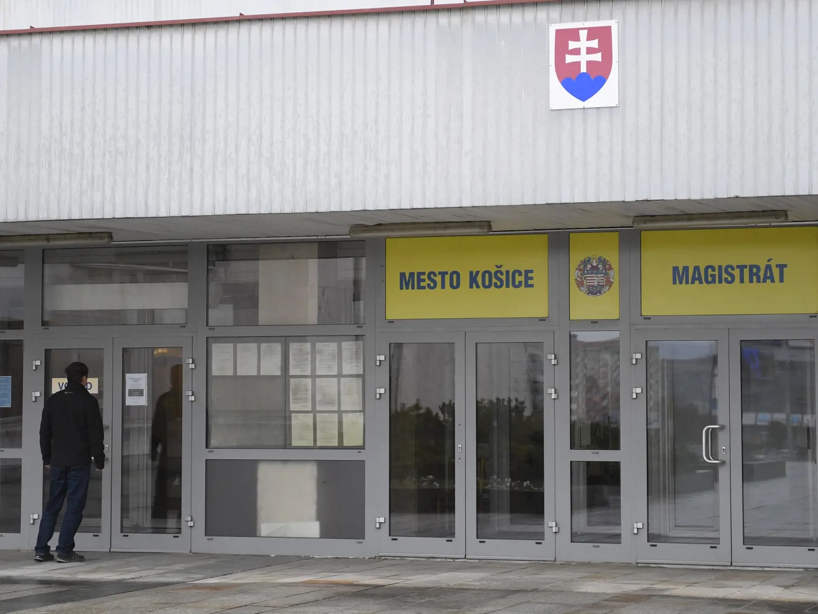 Na snímke zatvorený Magistrát mesta Košíc kvôli koronavírusu 13. marca 2020. FOTO TASR - František Iván
