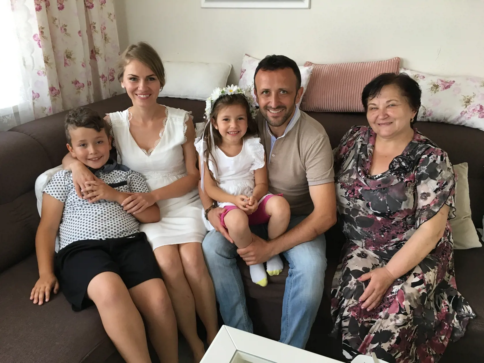 Rodina Kandráčovcov, s babkou Monikou, speváčkou ľudových piesní.