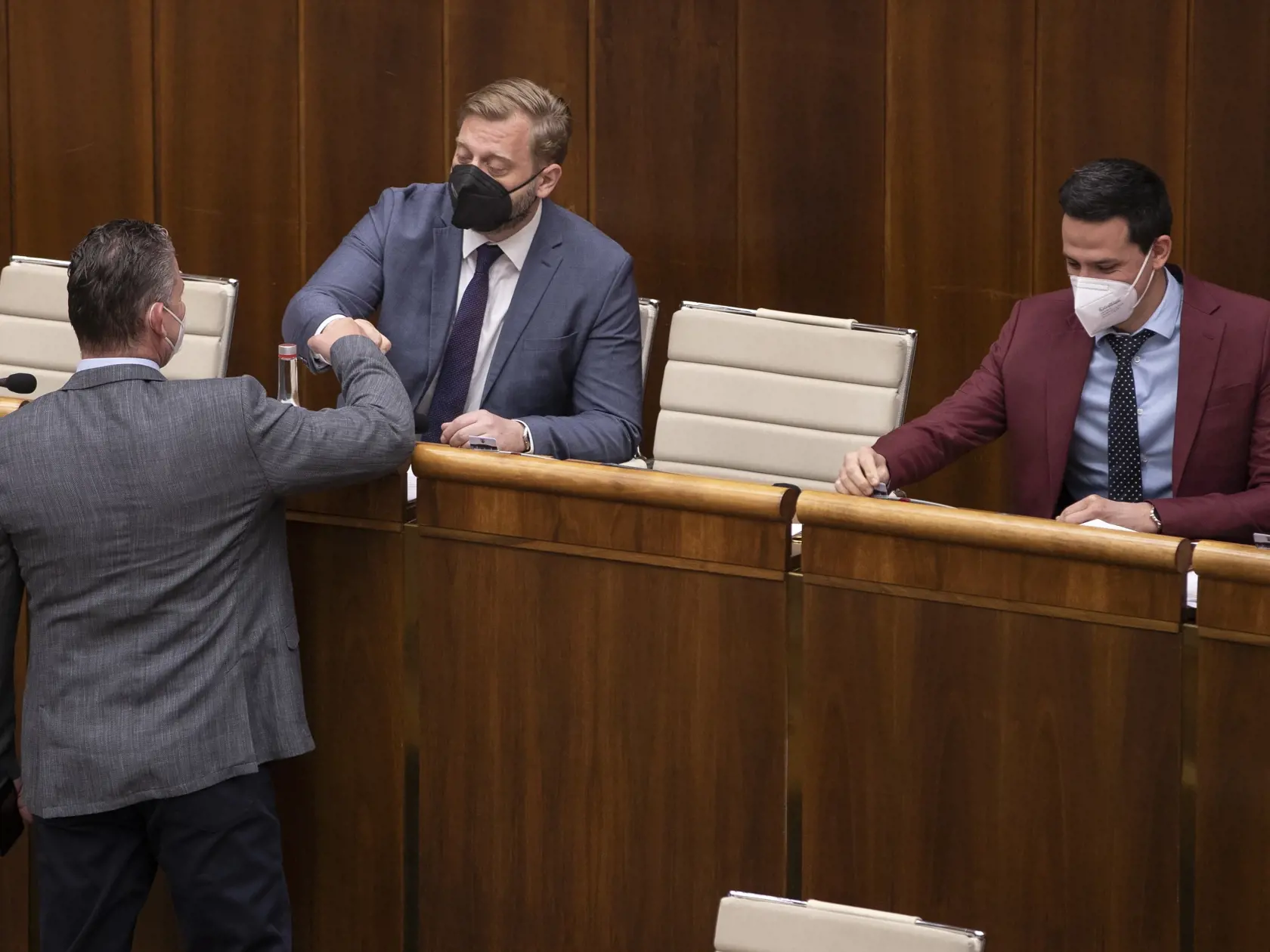 29. schôdza Národnej rady SR, na ktorej bol okrem iného prerokovaný aj poslanecký návrh vyslovenia nedôvery členovi vlády SR Márii Kolíkovej poverenej riadením Ministerstva spravodlivosti Slovenskej republiky.