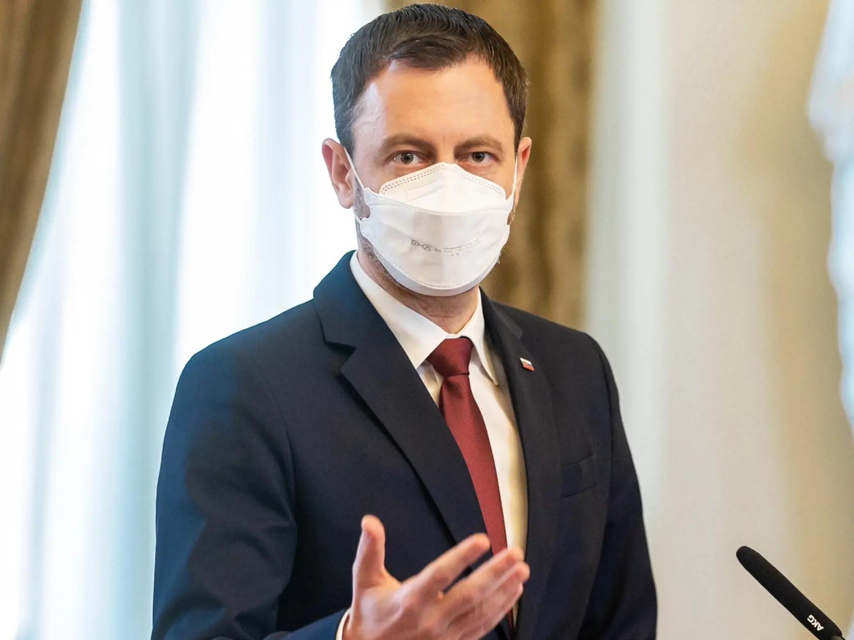 Premiér Eduard Heger zareagoval na otvorený list generálneho prokurátora.