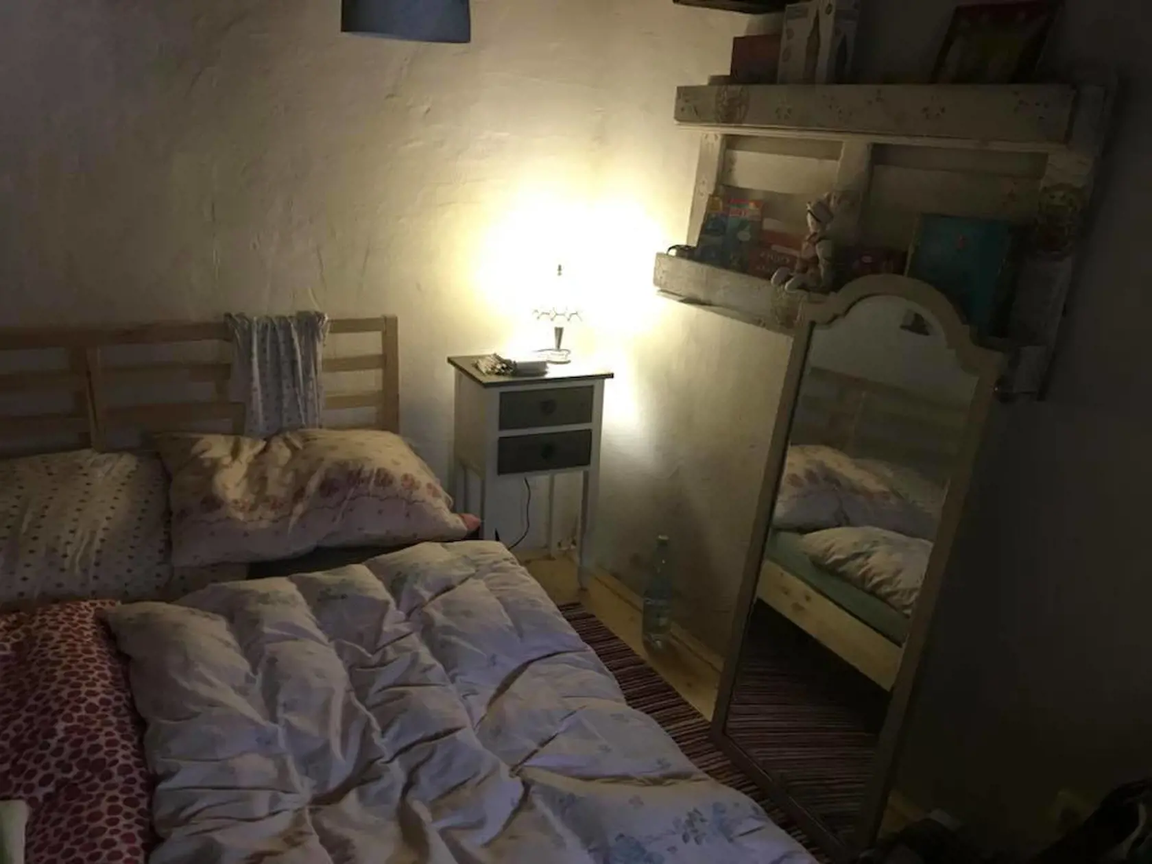 Takto vyzerá spálňa manželov.