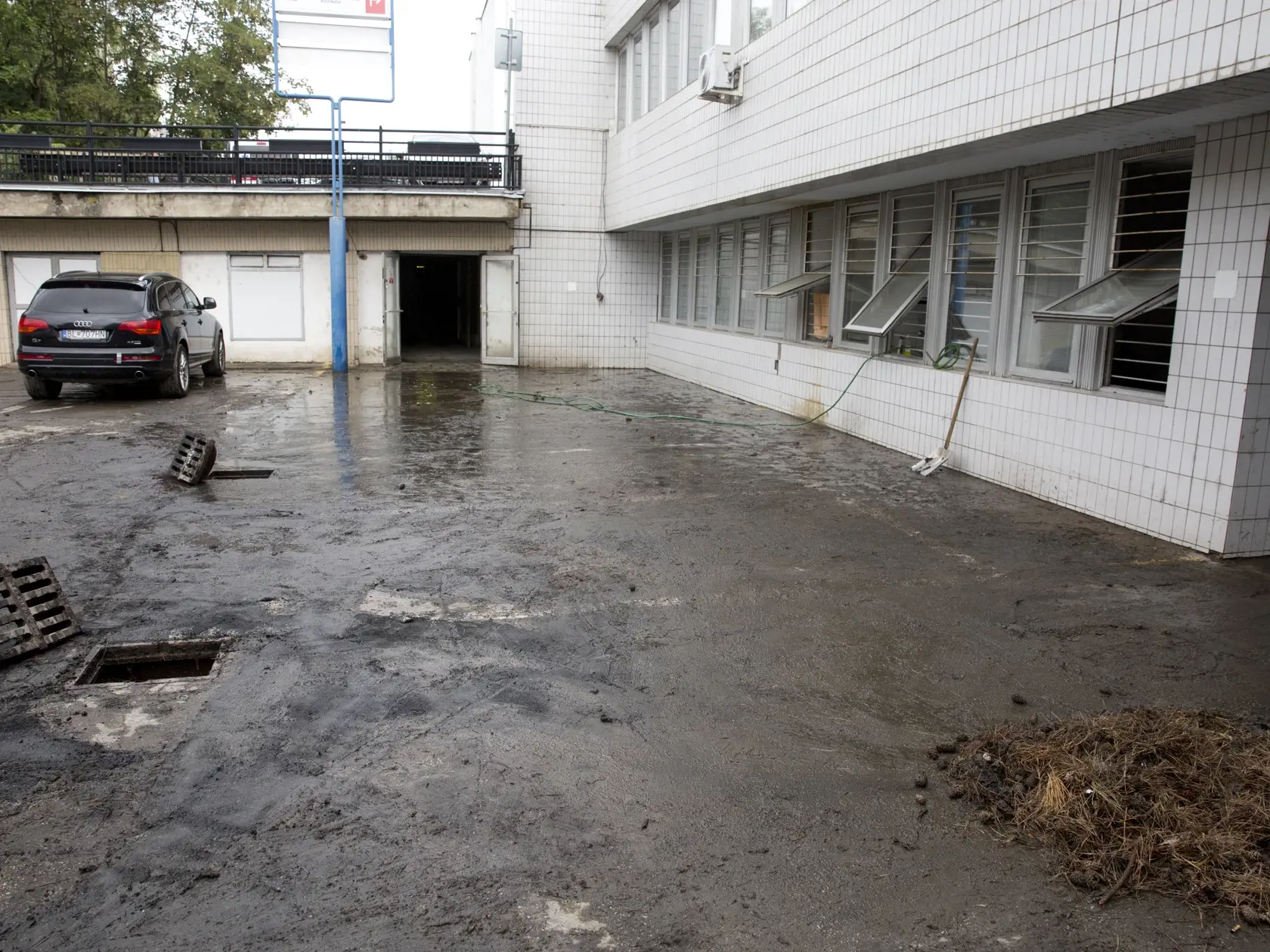 Ružinov nemocnica
Na snímke následky zatopeného suterénu v lôžkovej časti nemocnice