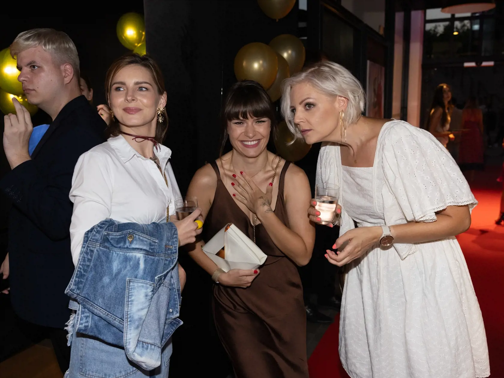 Na snímke zľava Monika Horváthová, Kristína Kanátová a Barbora Chlebcová.