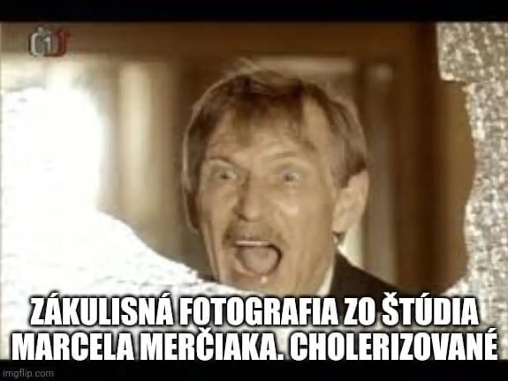 Internet si uťahuje z Merčiaka po jeho vulgárnom výbuchu.