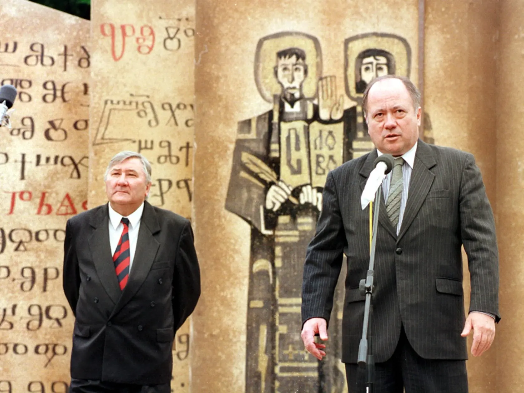 Na snímke exminister kultúry SR Ivan Hudec (vpravo).