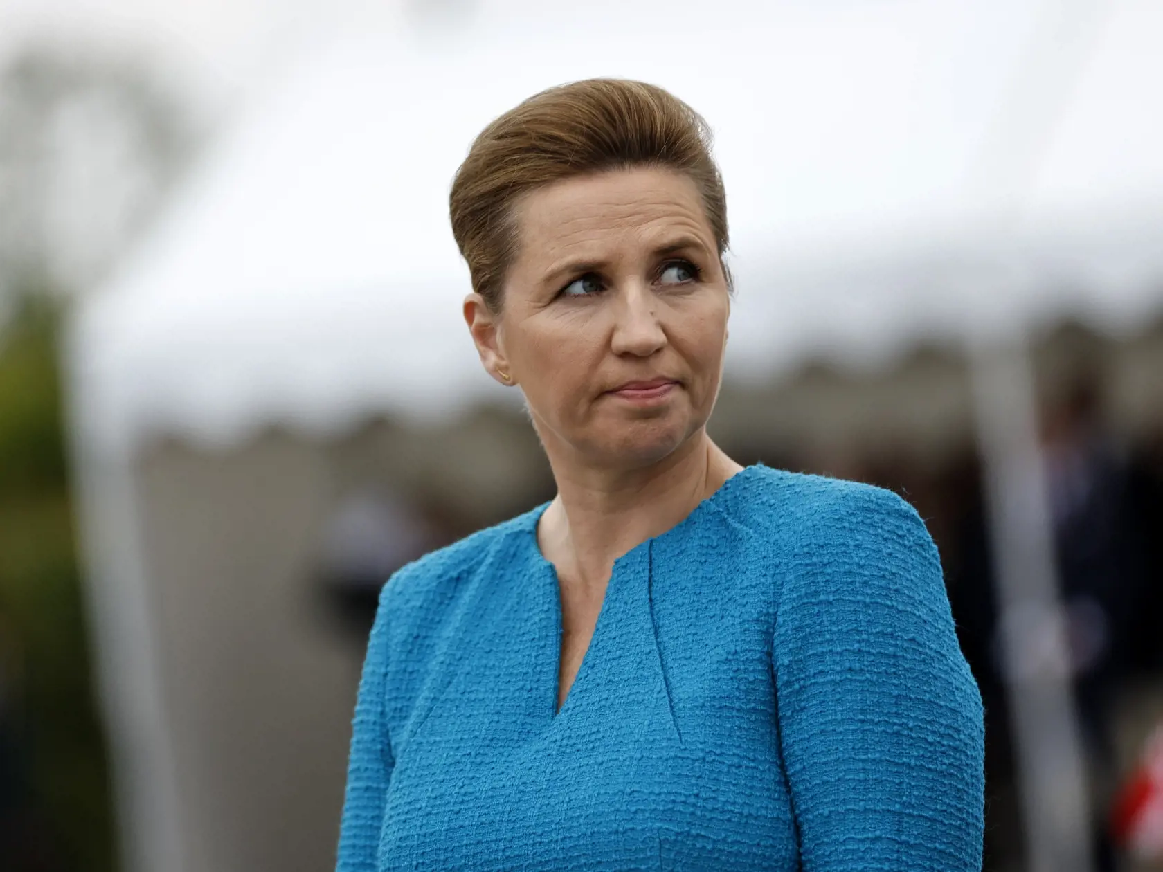 Na archívnej snímke z 6. júna 2024 dánska premiérka Mette Frederiksenová počas ceremoniálu k 80. výročiu vylodenia spojeneckých vojsk v Normandii.