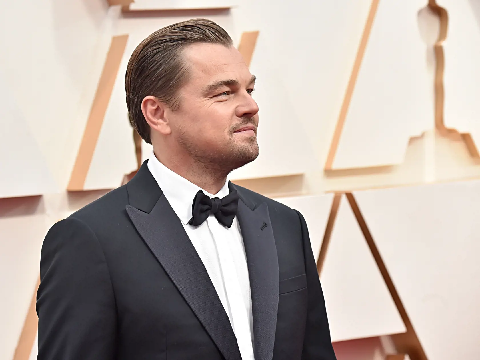 Leonardo DiCaprio a jeho priateľka, modelka Camilla Morrone, prišli na červený koberec osobite.