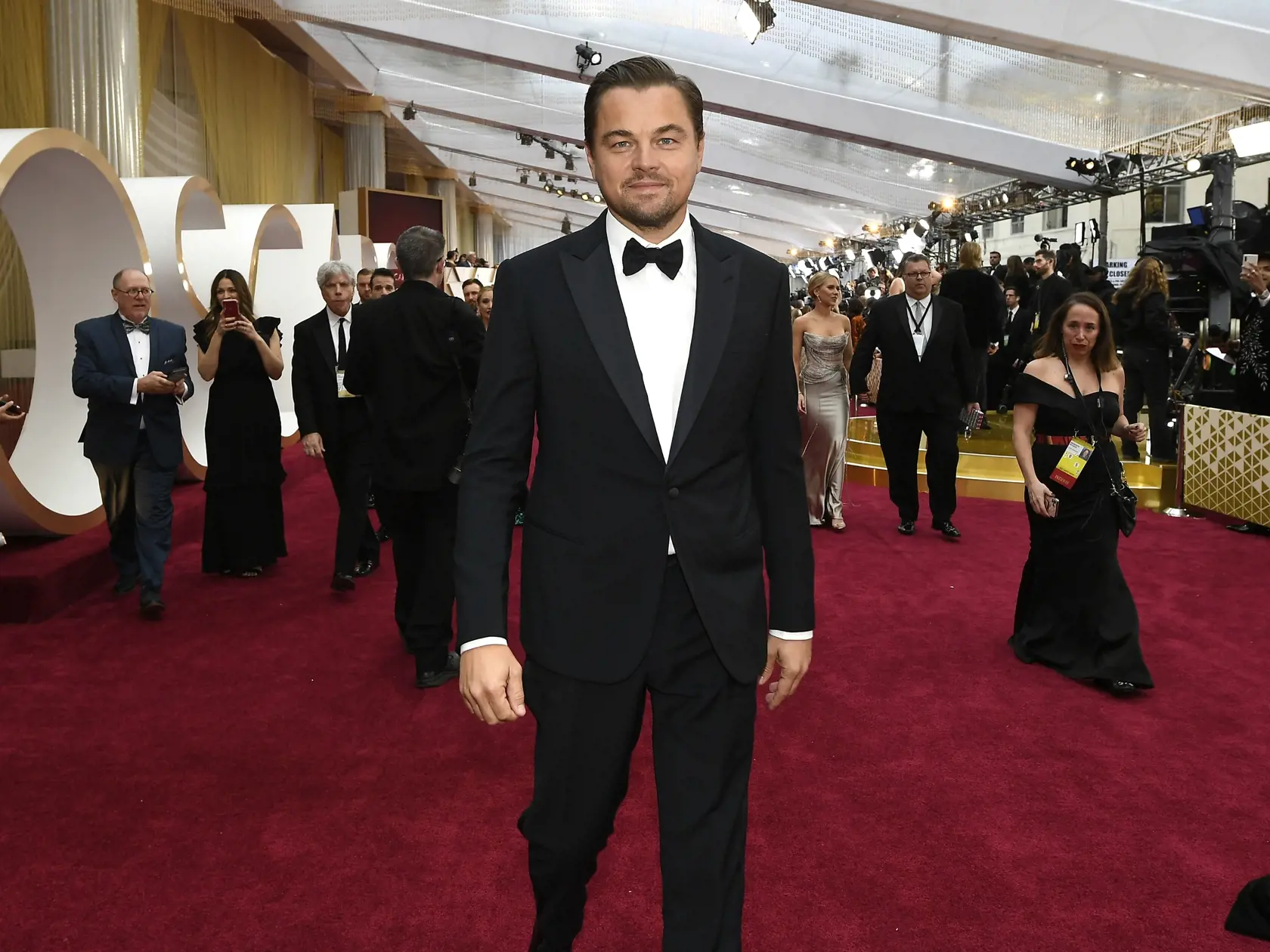 Leonardo DiCaprio sa objavil na červenom koberci bez svojej priateľky.
