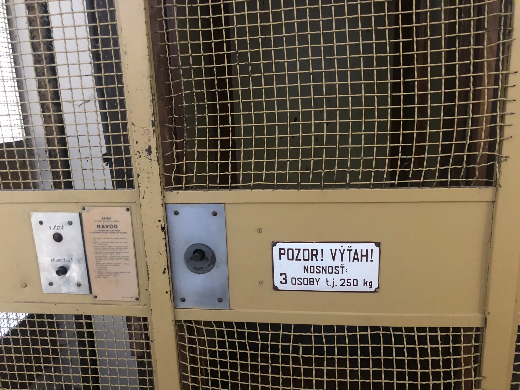 Za dverami tohto výťahu došlo k tragédii.