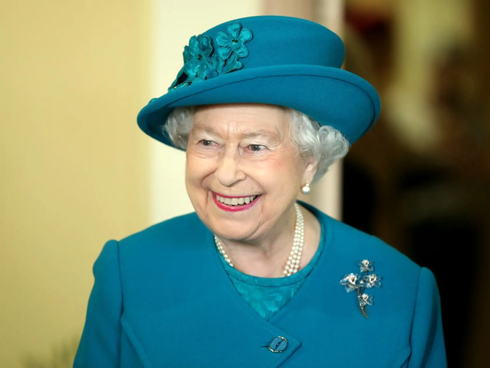 Kráľovnú údajne veľmi mrzia Meghanine neustále obviňovania, a hoci sa s tým vyrovná, bude mať pocit zrady.