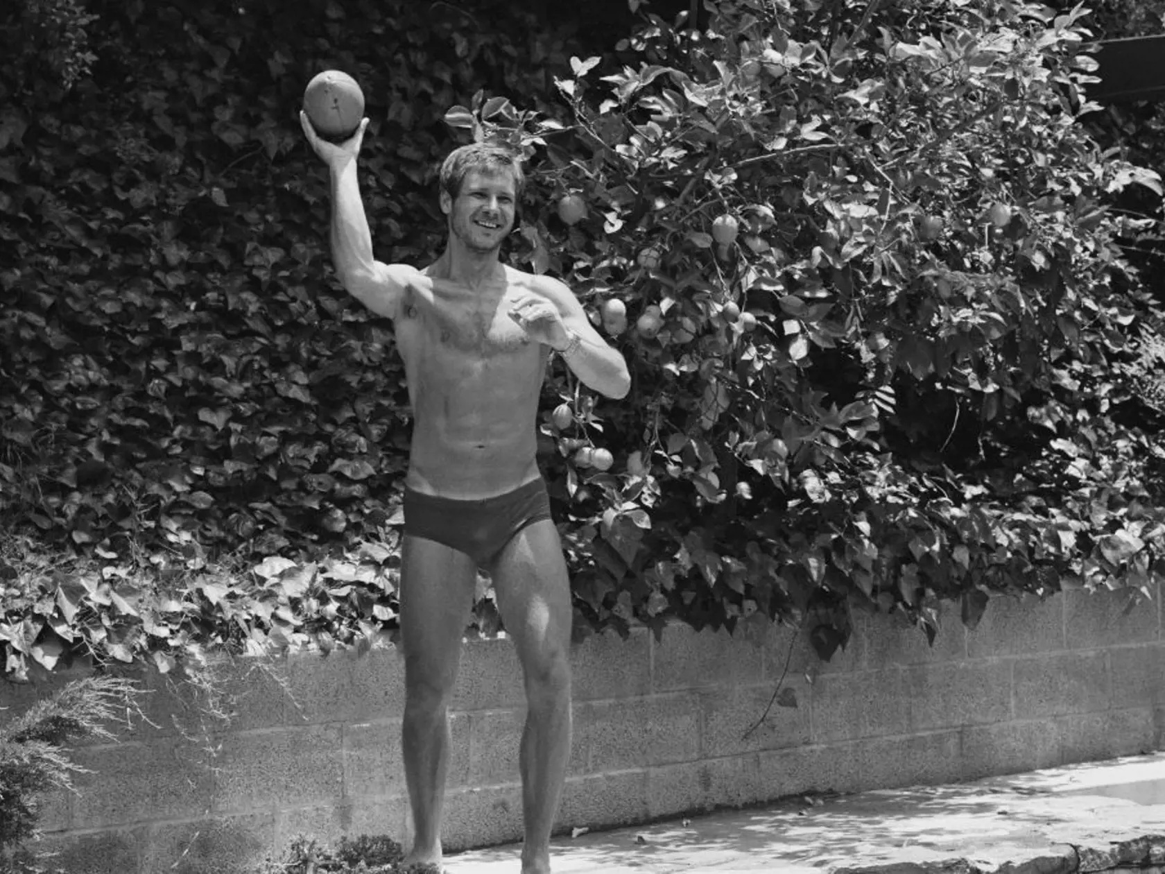 Harrison Ford ako mladý junák.