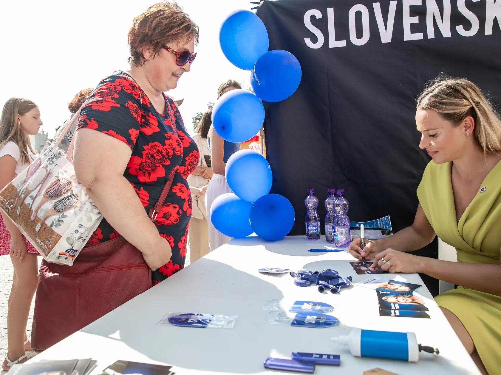 Deň otvorených dverí Národnej rady Slovenskej republiky pri príležitosti 30. plenárneho zhromaždenia. Na snímke je Romana Tabaková.