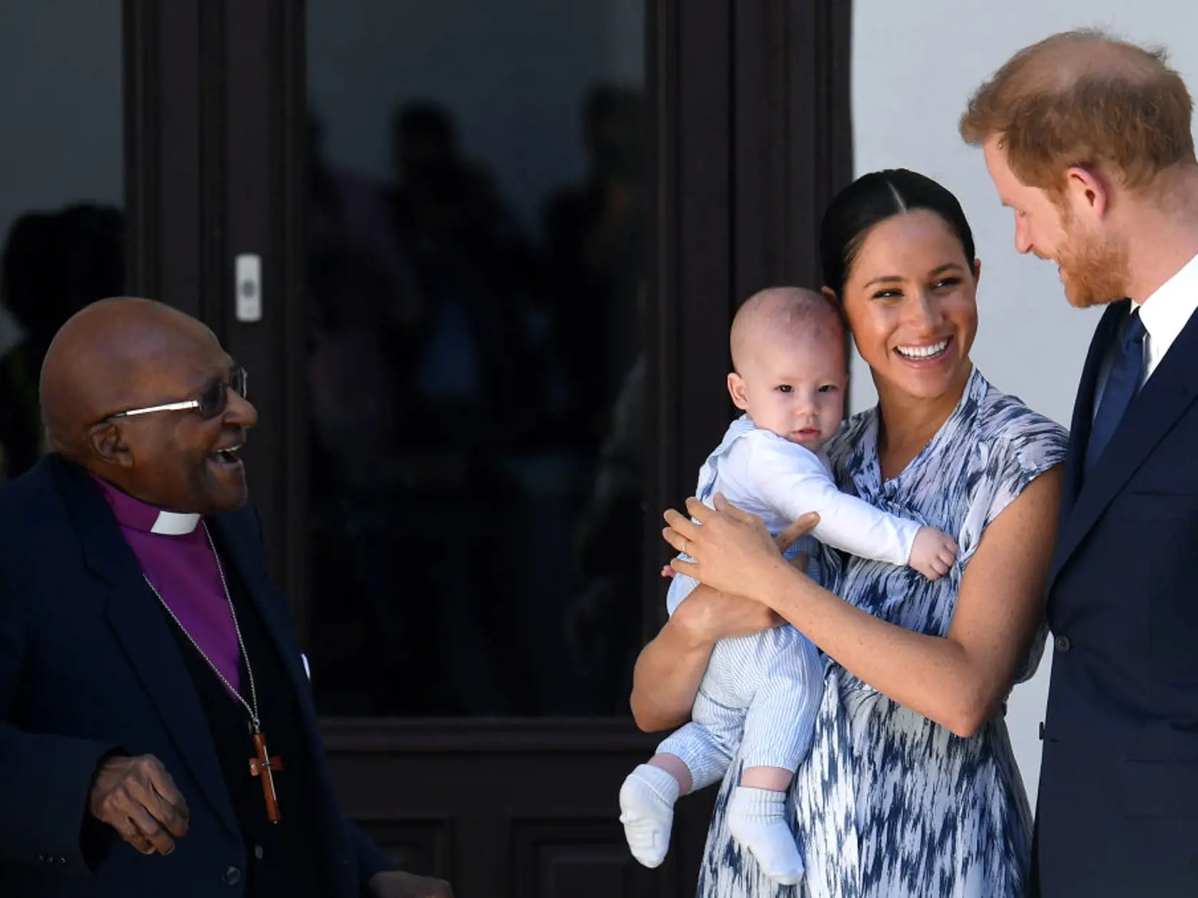CAPE TOWN, SOUTH AFRICA - SEPTEMBER 25: Prince Harry, Duke of Sussex, Meghan, Duchess of Sussex and their baby son Archie Mountbatten-Windsor meet Archbishop Desmond Tutu at the Desmond & Leah Tutu Legacy Foundation during their royal tour of South Africa on September 25, 2019 in Cape Town, South Africa. (Photo by Toby Melville - Pool/Getty Images)